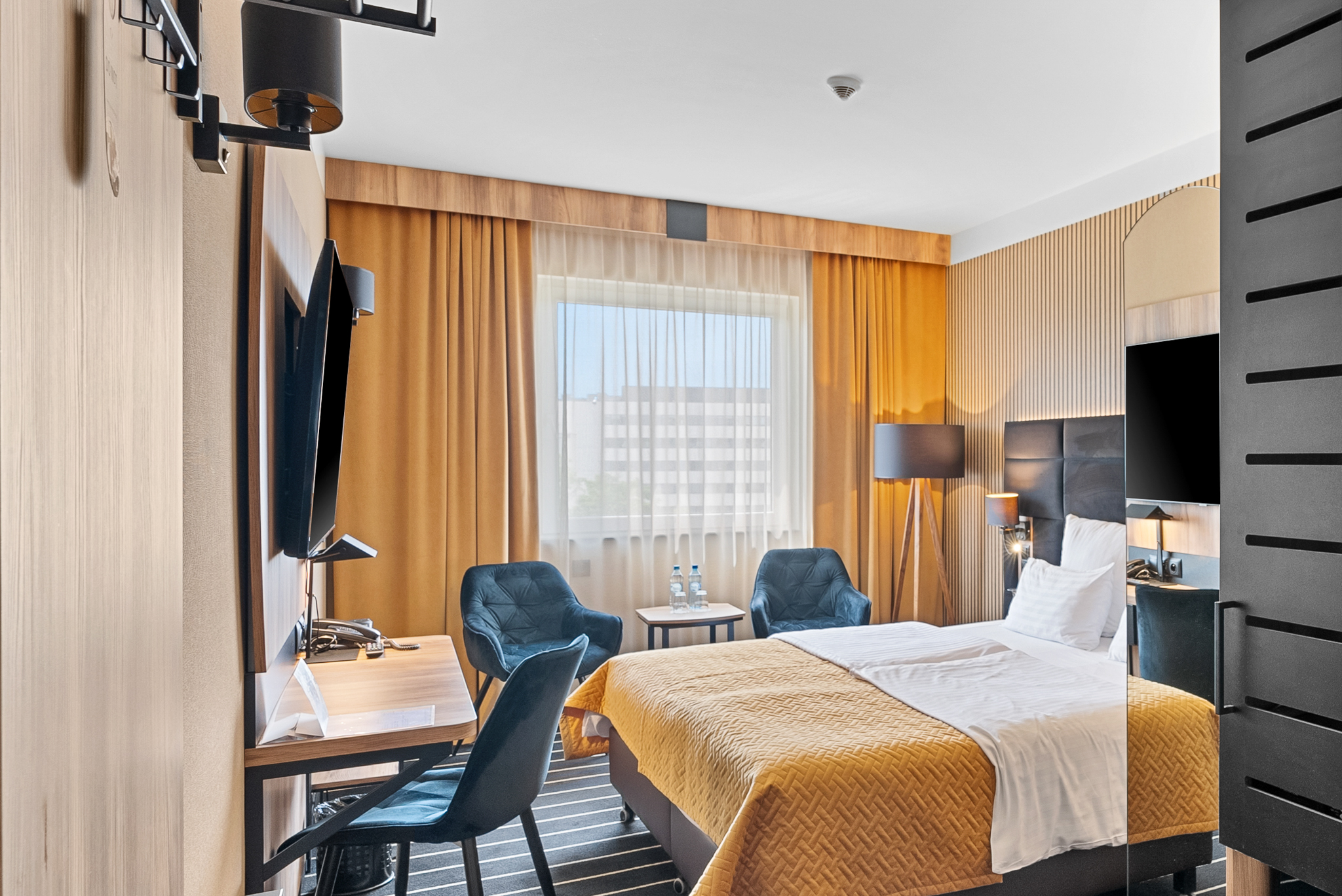 Double Single Business