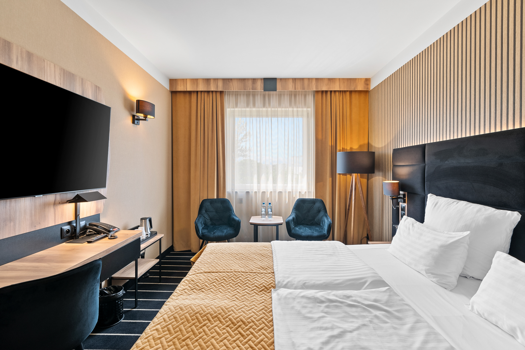 Double Single Business