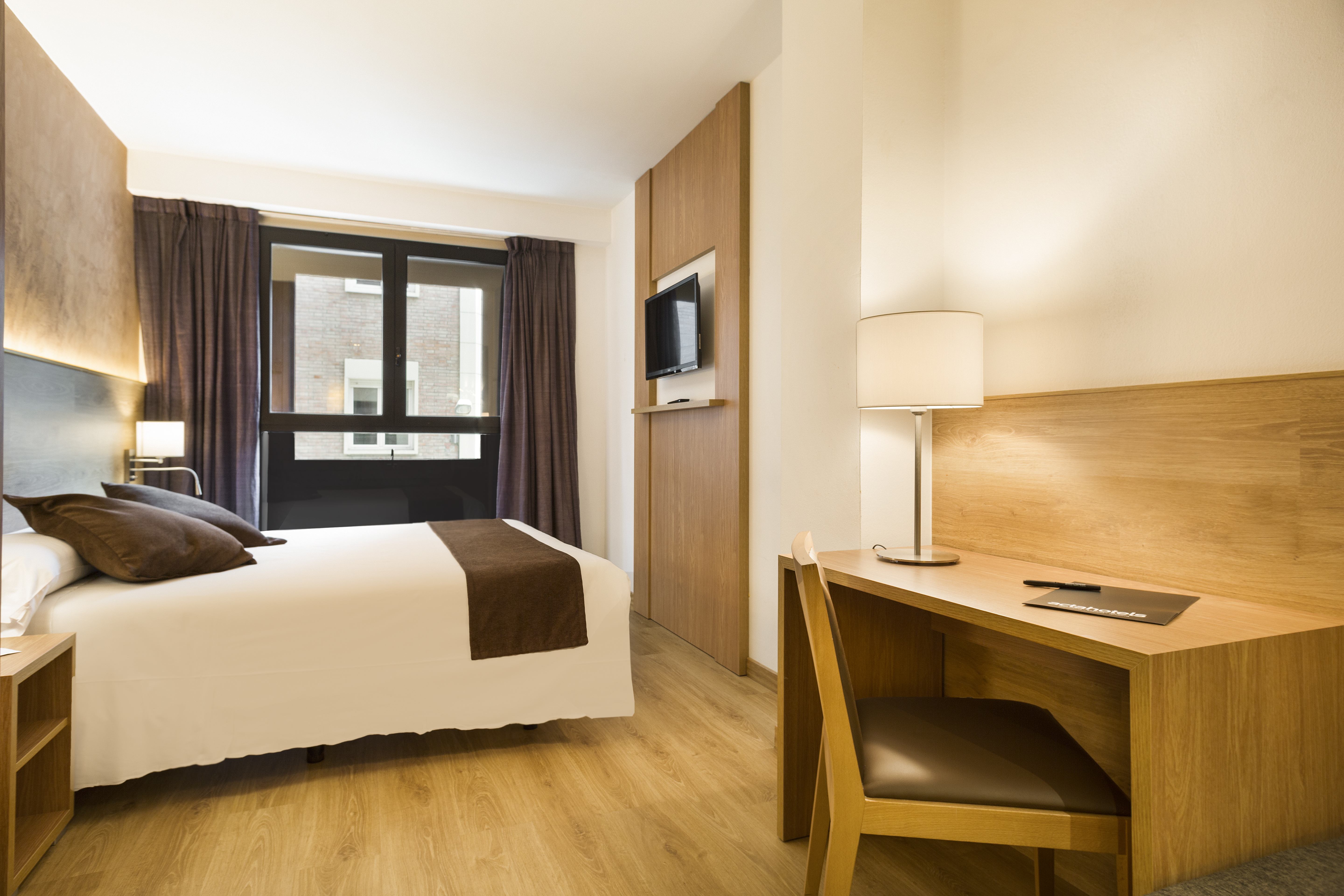 Double or Twin Standard