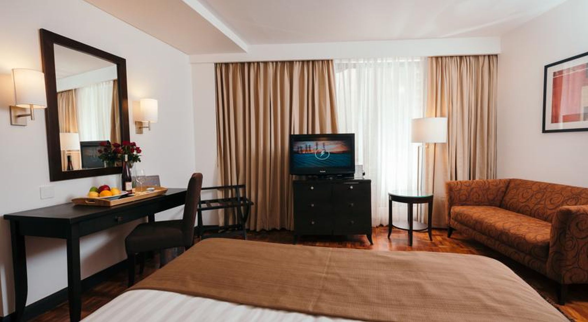 Twin Deluxe Executive