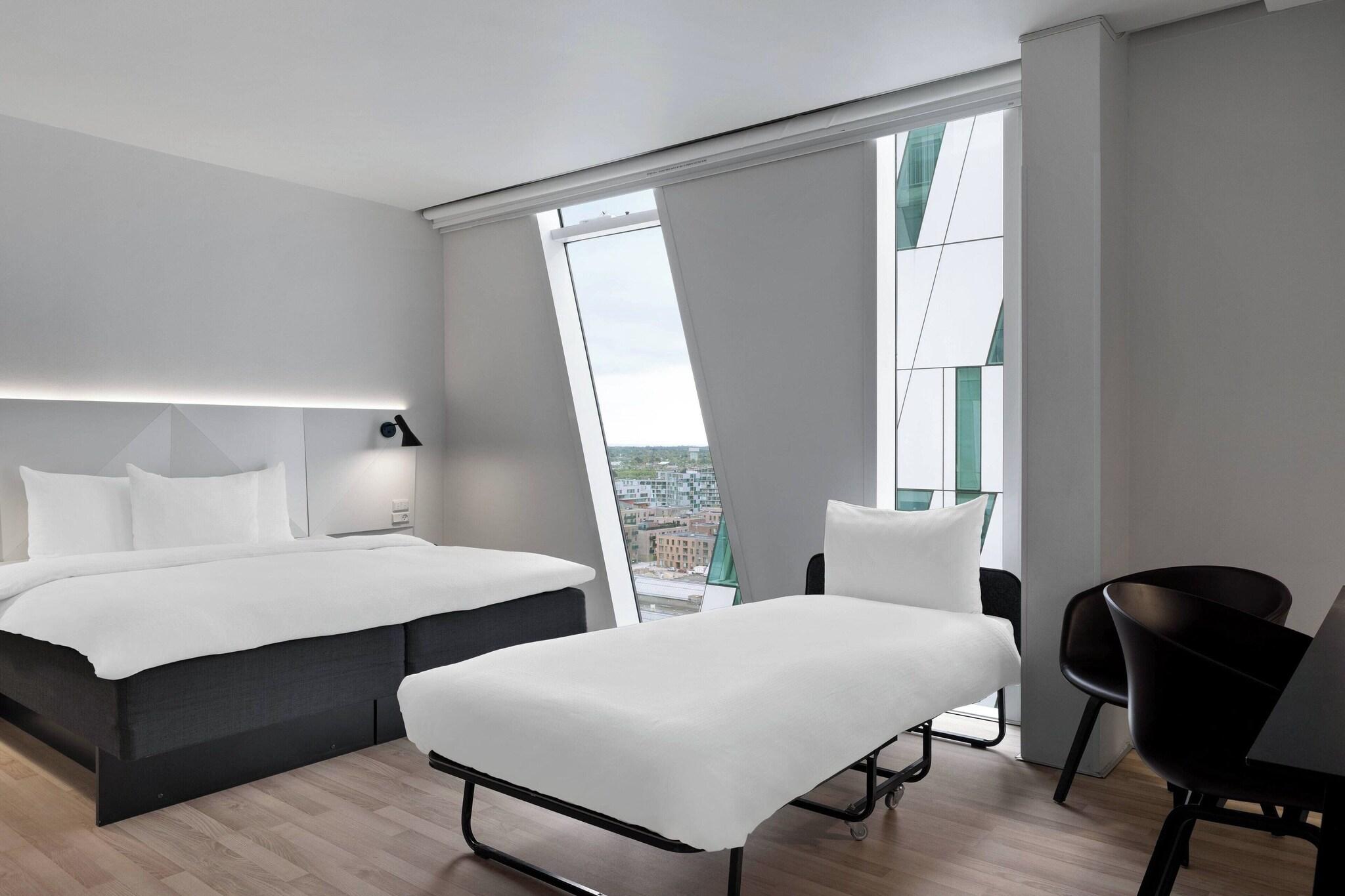 Double Deluxe Queen Bed