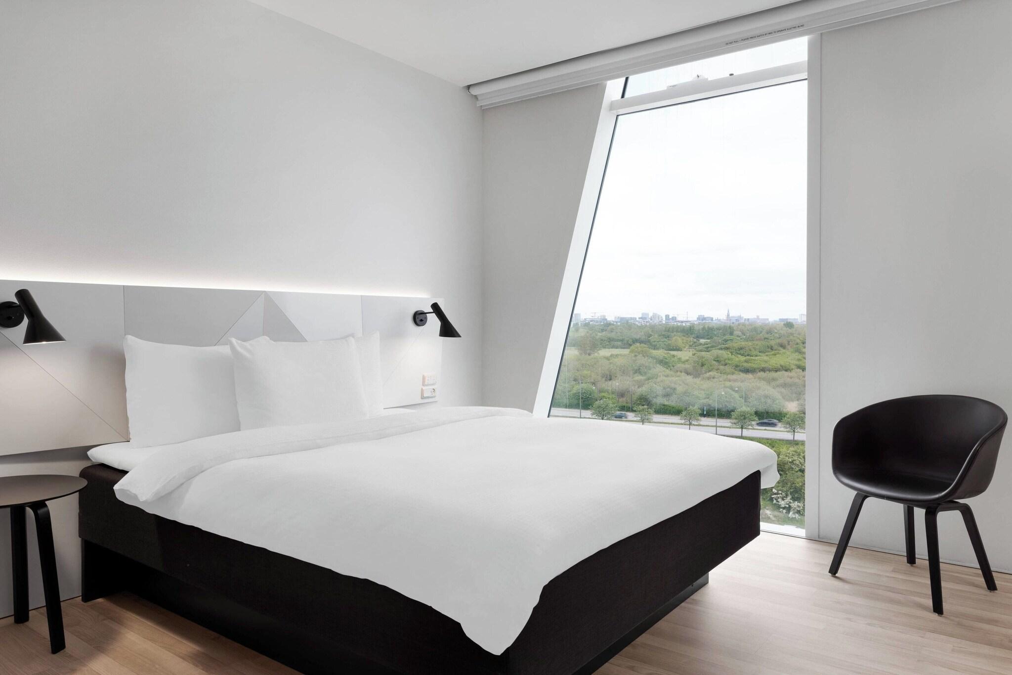 Double Deluxe Queen Bed