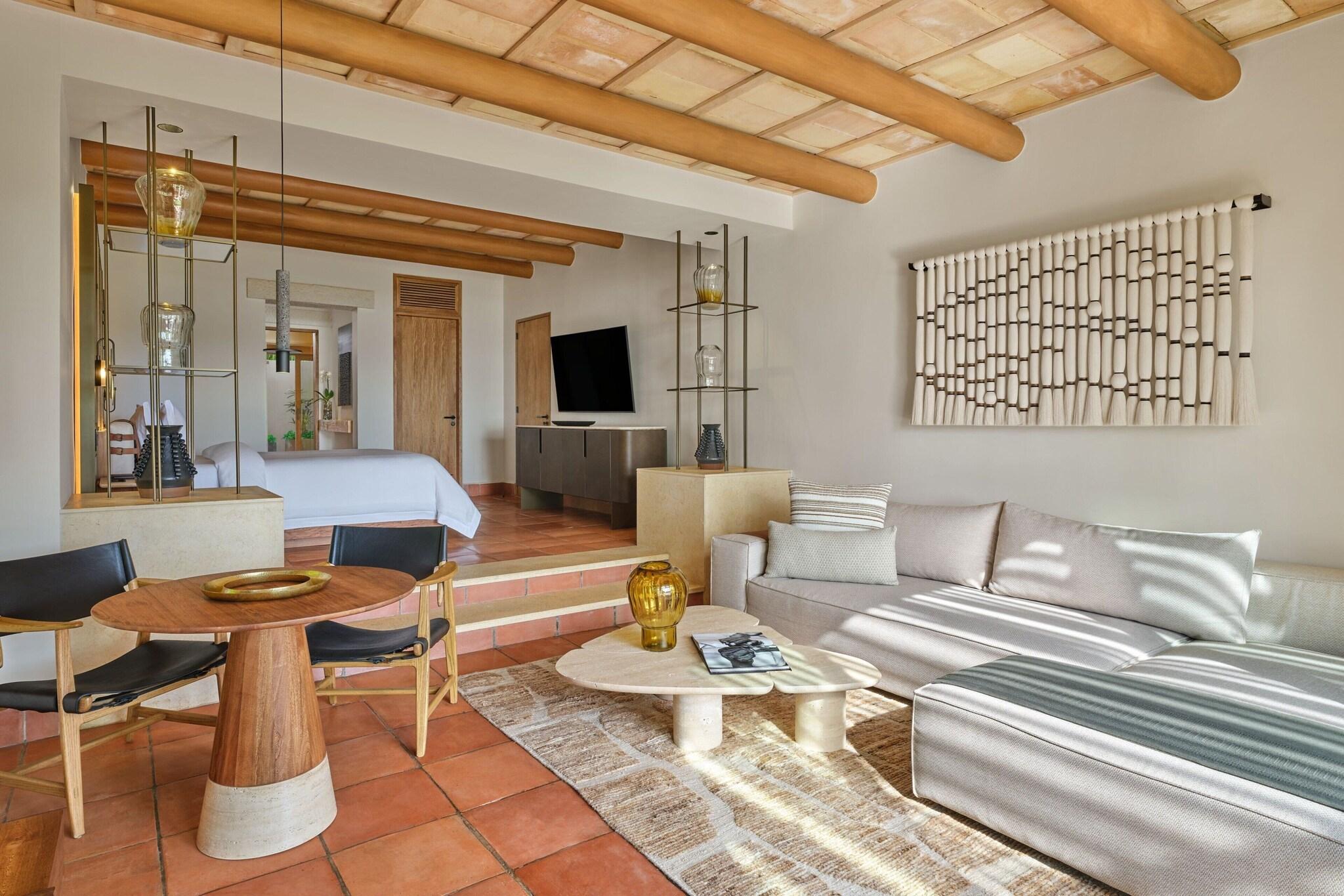 Junior Suite Garden View King Bed