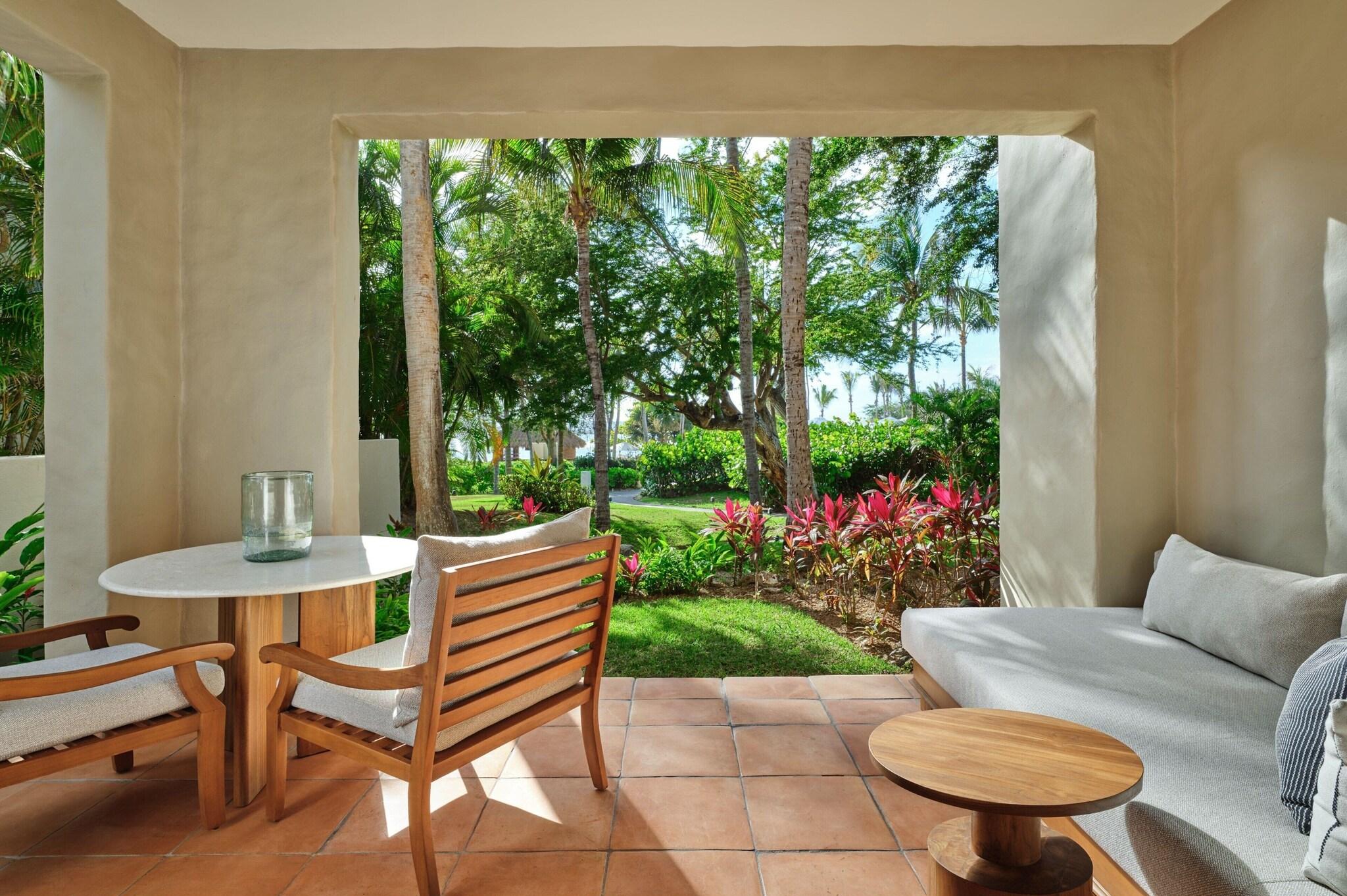 Double Garden View King Bed