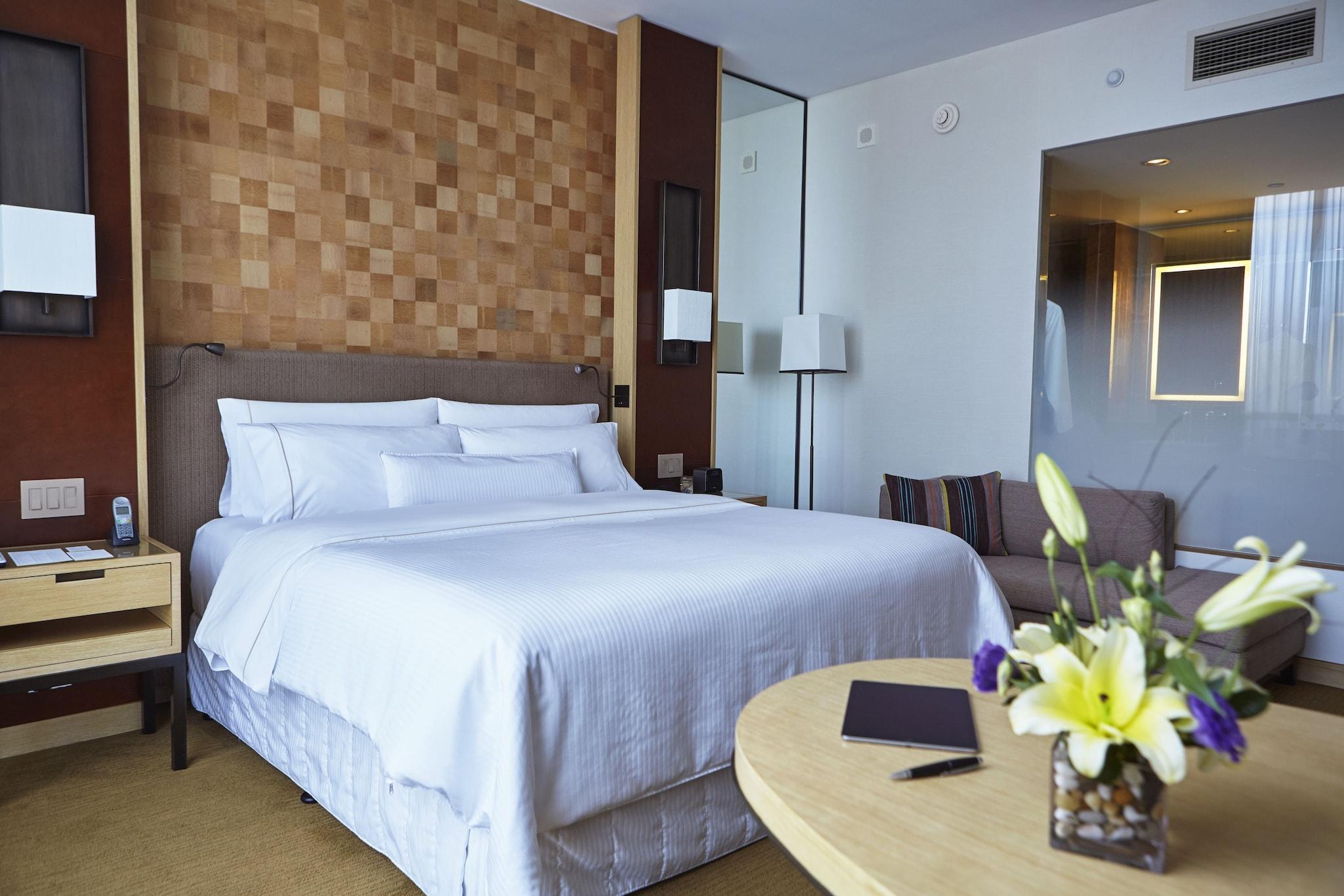 Double Deluxe King Bed