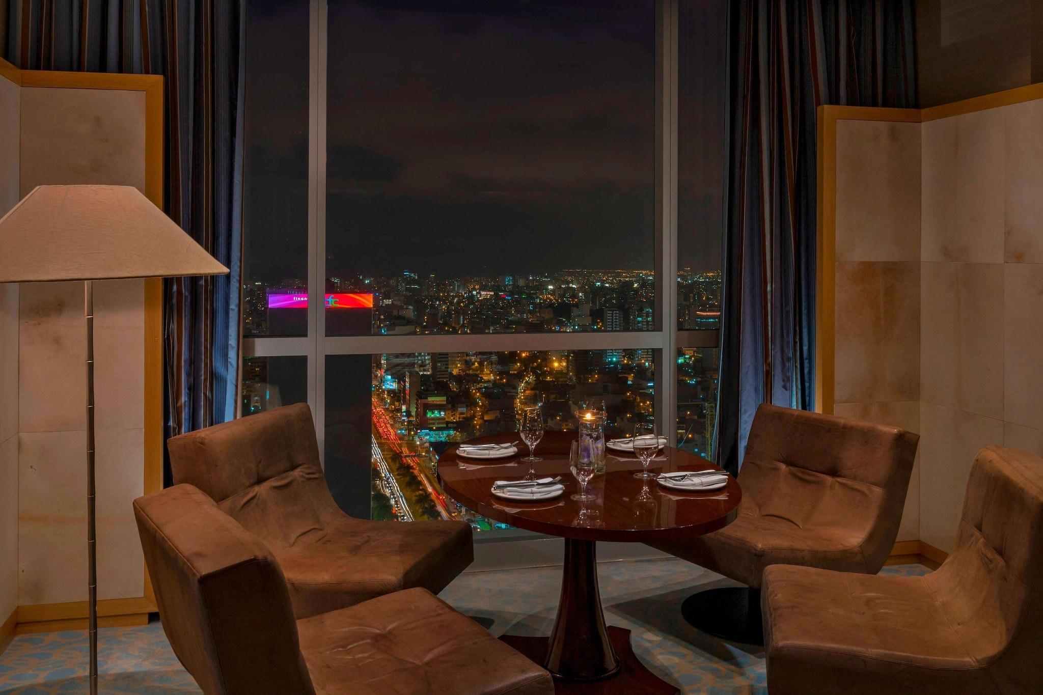 Suite Club King Bed