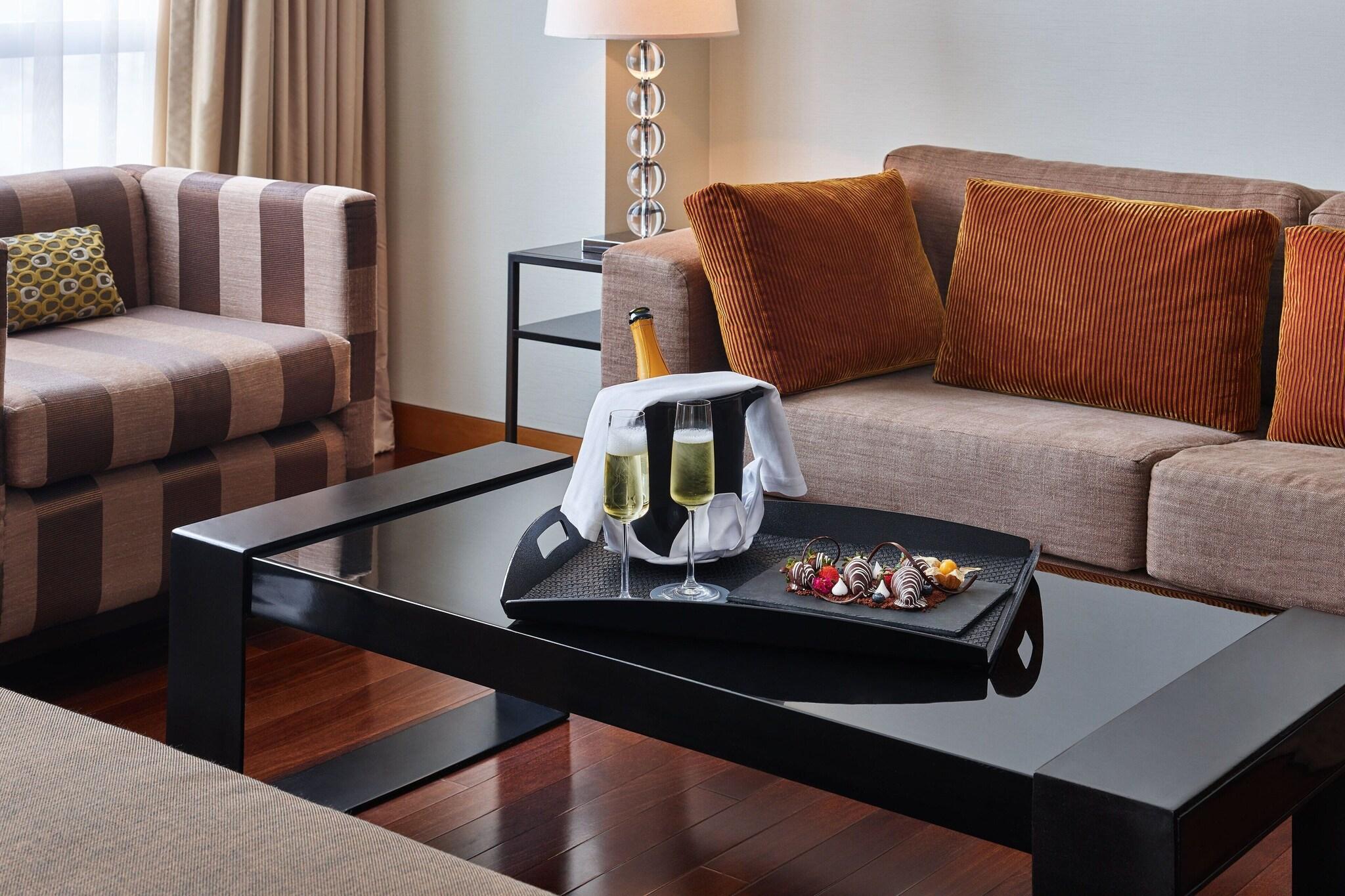 Suite Club King Bed