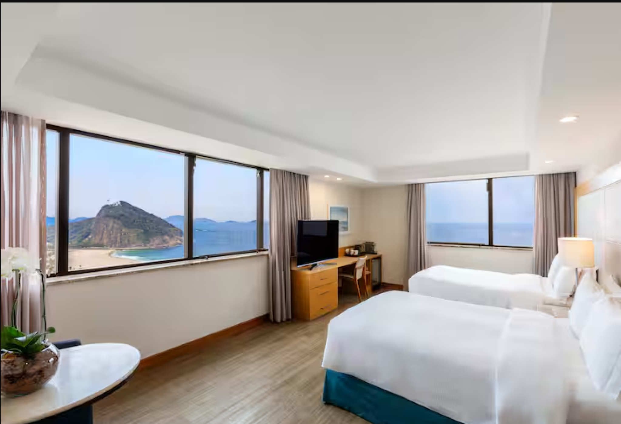 Quadruple Ocean Front Two Double Beds
