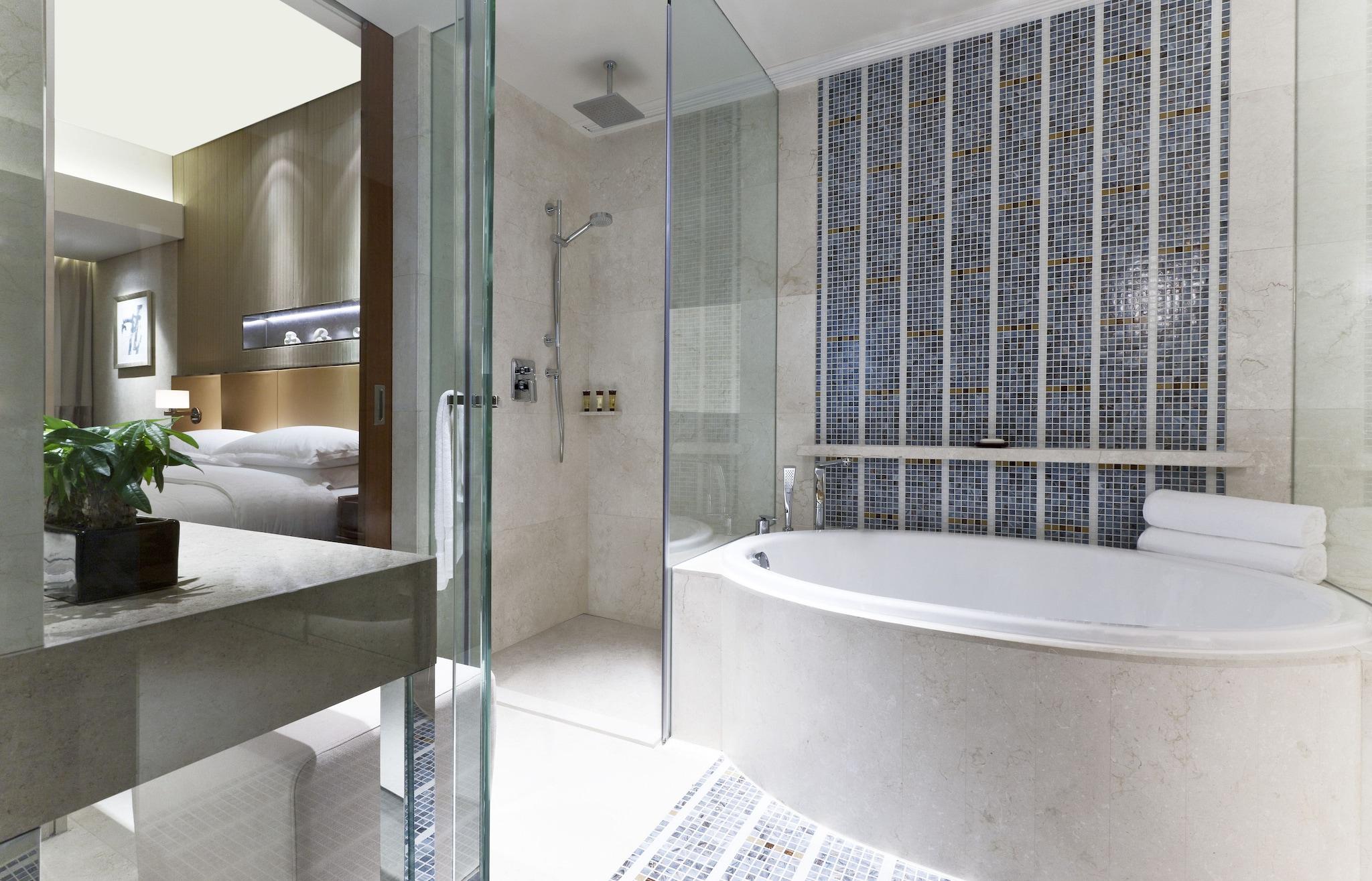 Double City View King Bed