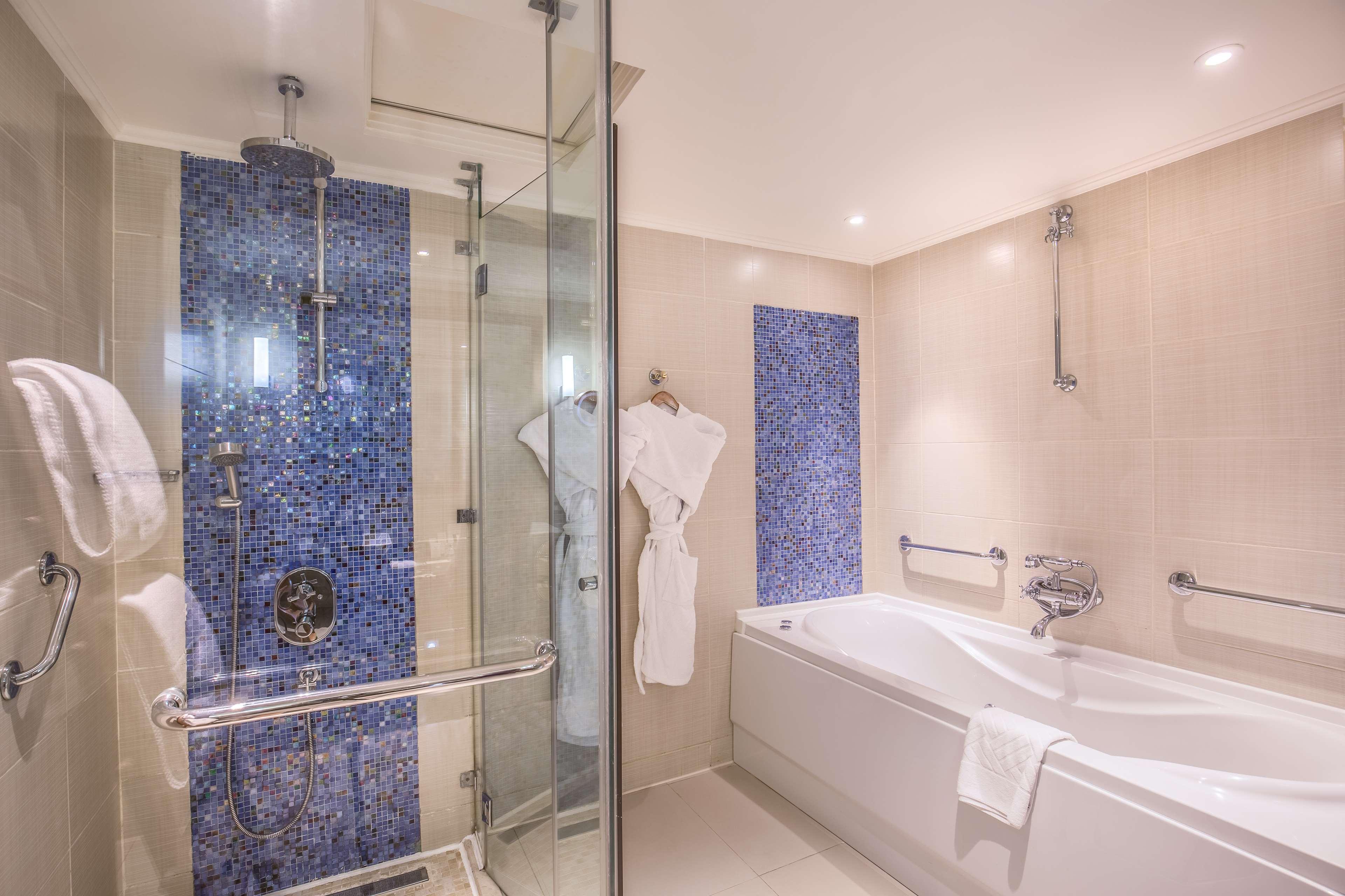 Suite Sea View King Bed