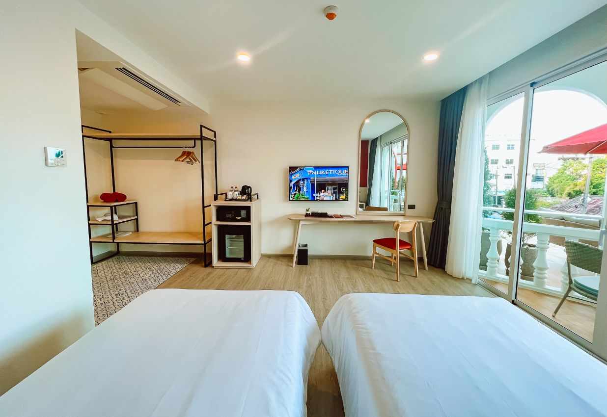 Twin Deluxe with Balcony