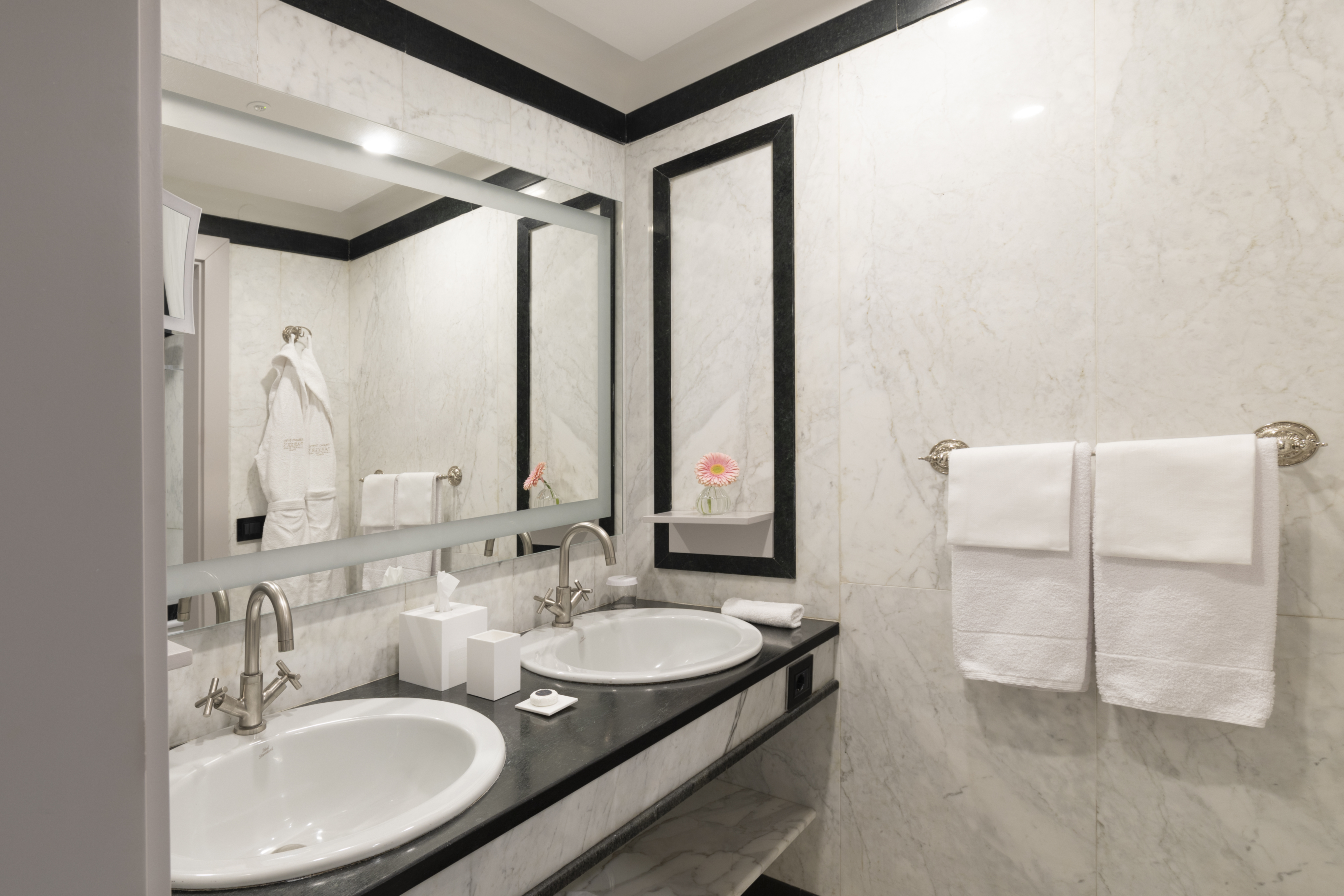 Double or Twin Comfort Sea View