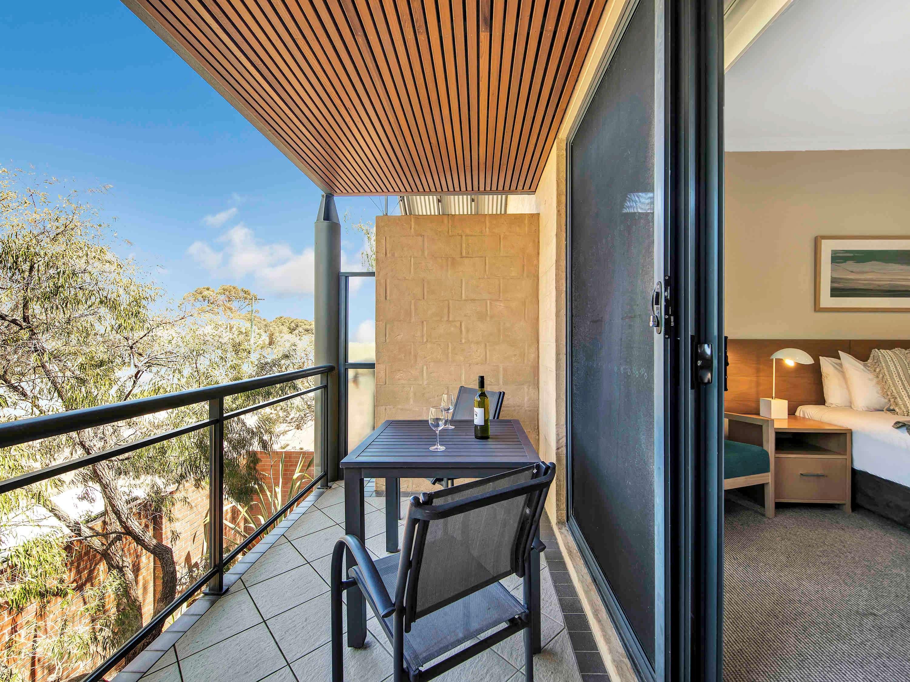 Studio King Size Bed