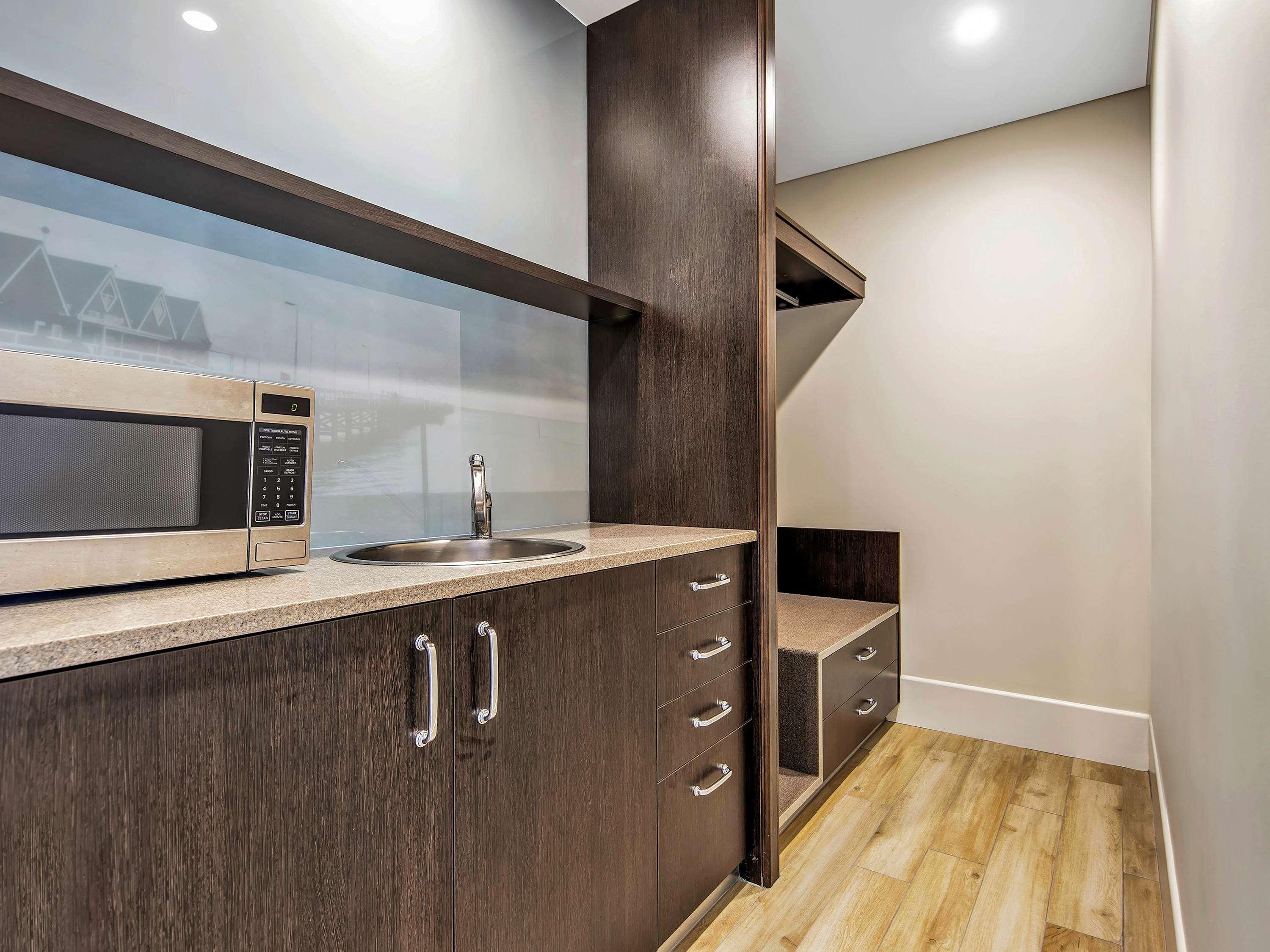 Studio King Size Bed