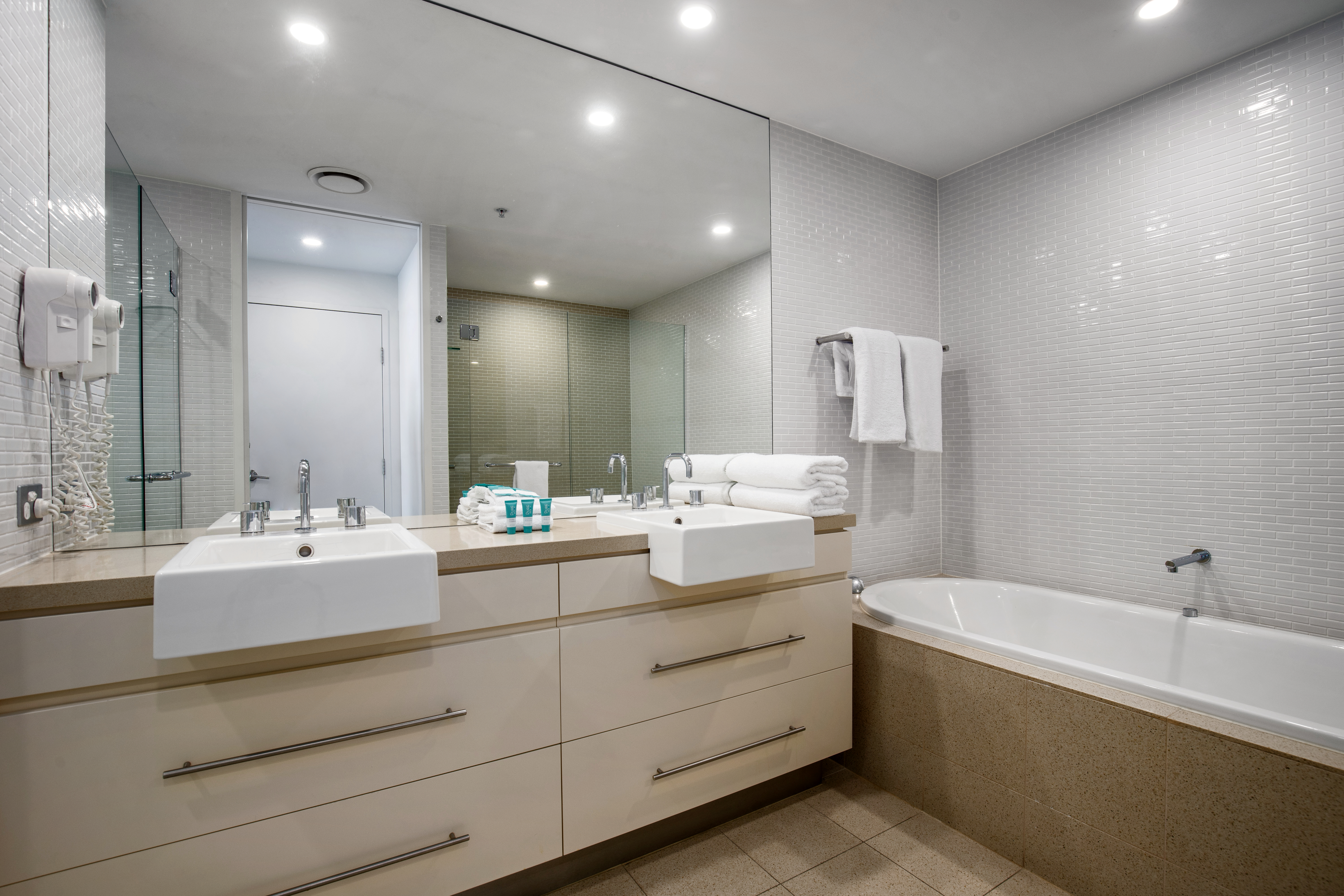 Apartment Three Bedrooms with Air Conditioning