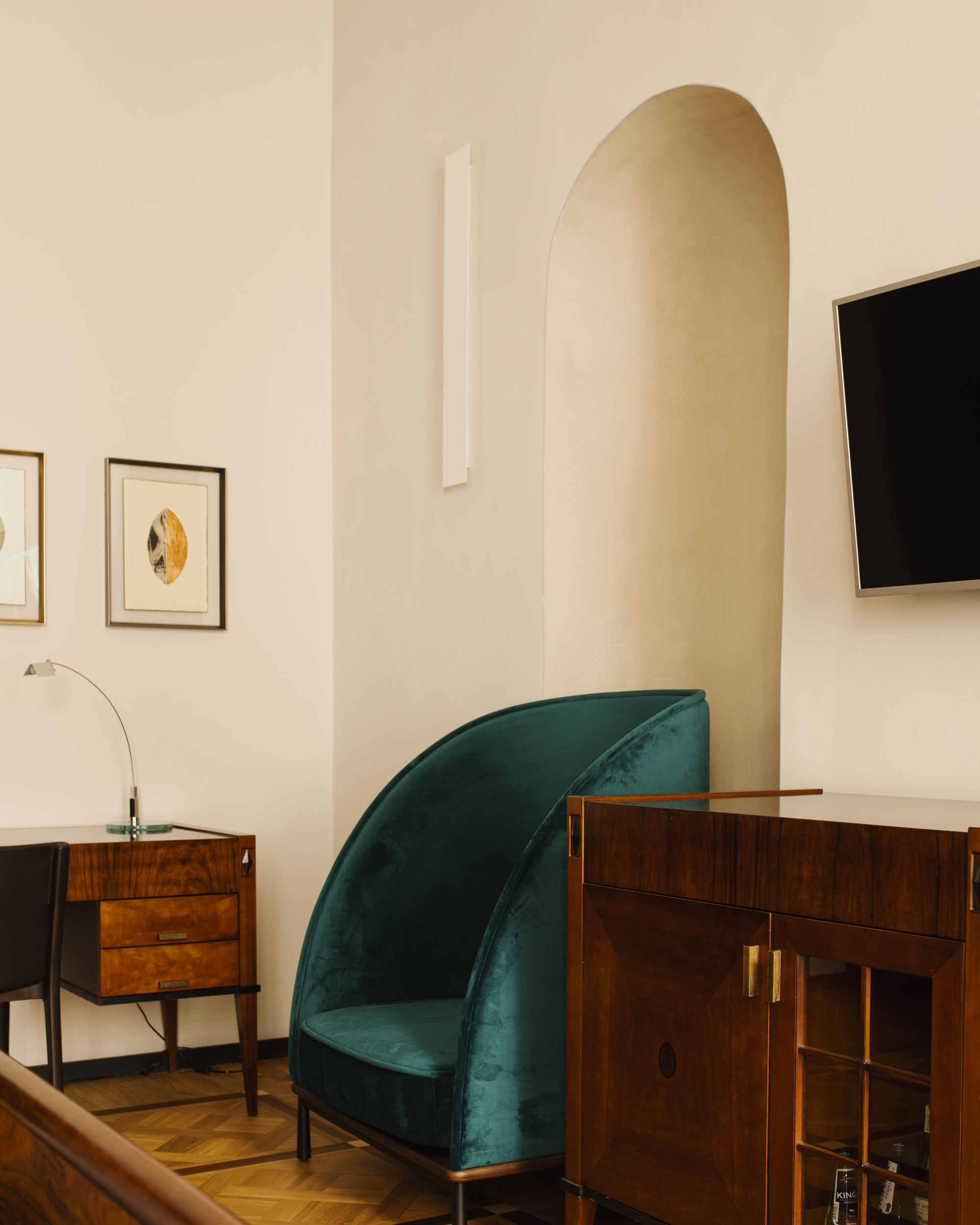 Double Deluxe One Bed