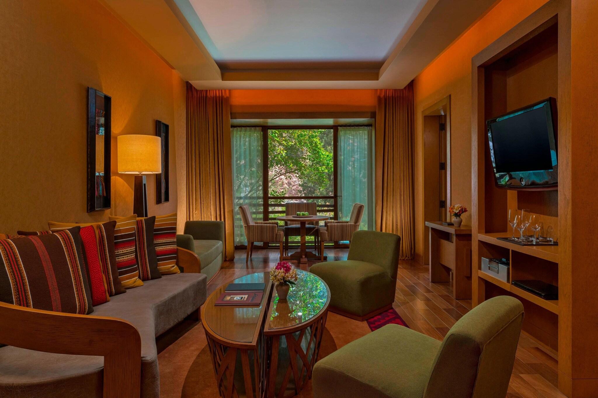 Suite Two Queen Beds One Bedroom