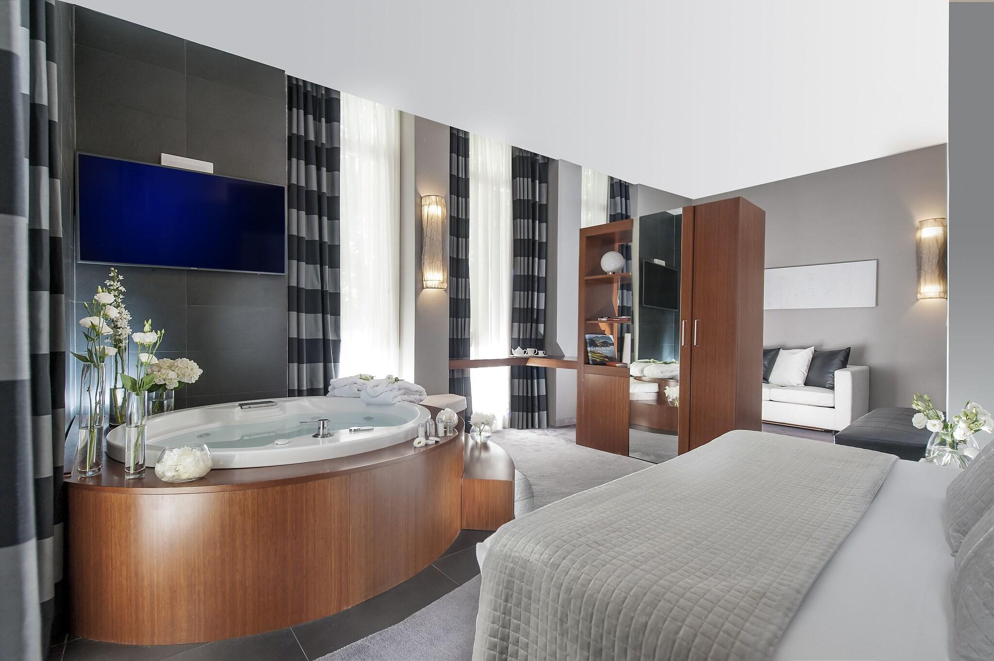 Suite with Double Bed