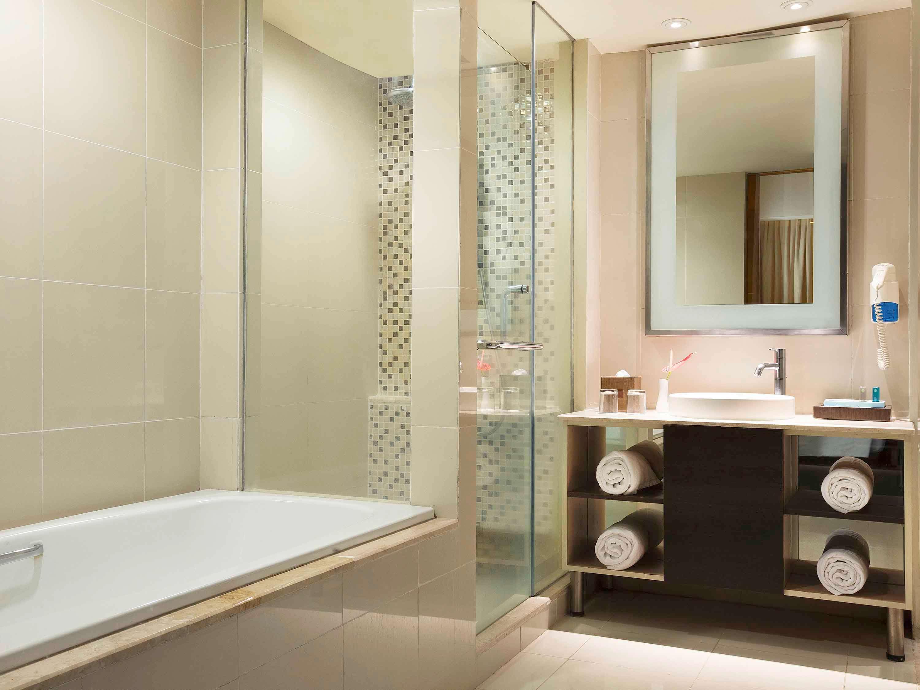 Double Deluxe King Bed