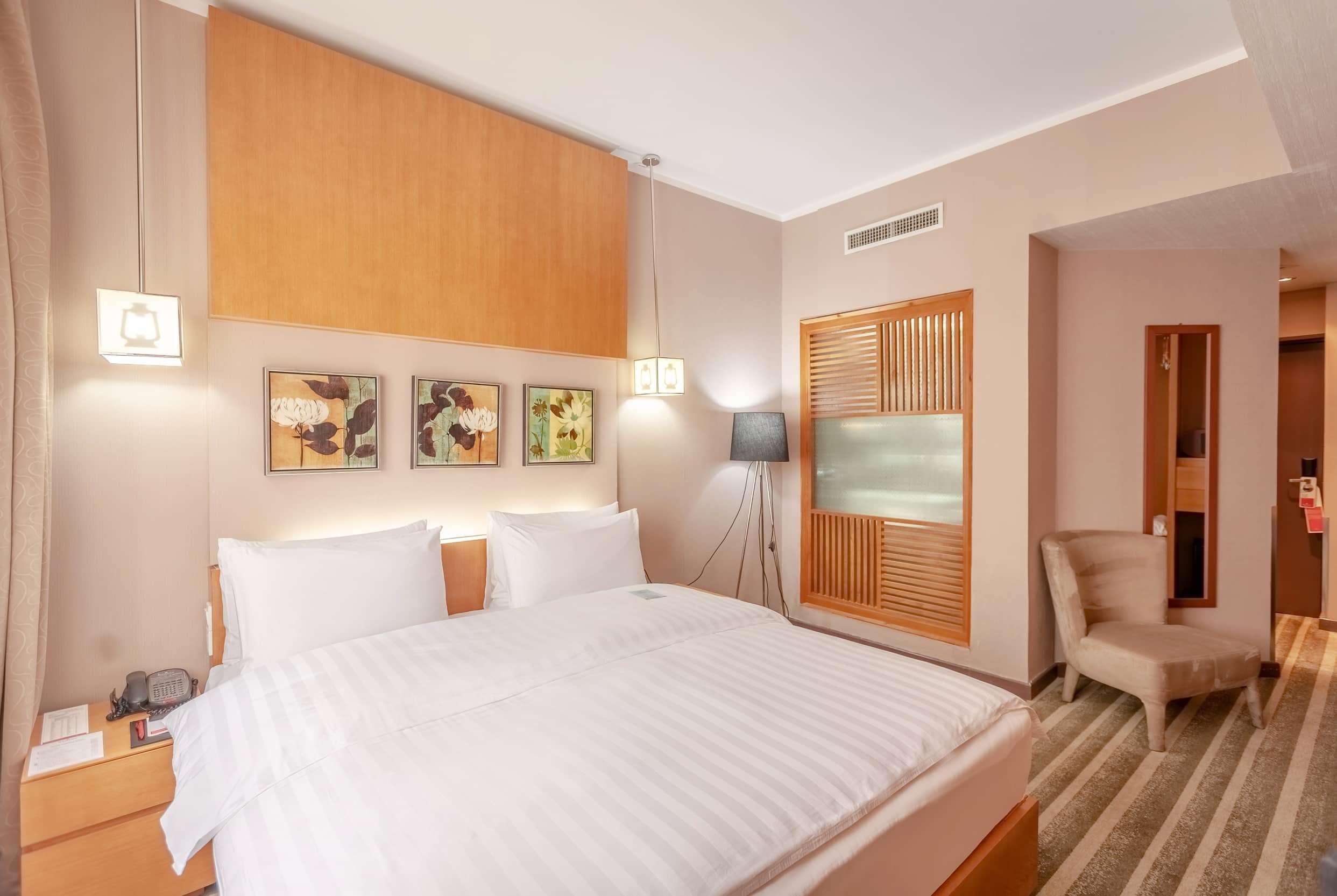 Double Deluxe King Bed