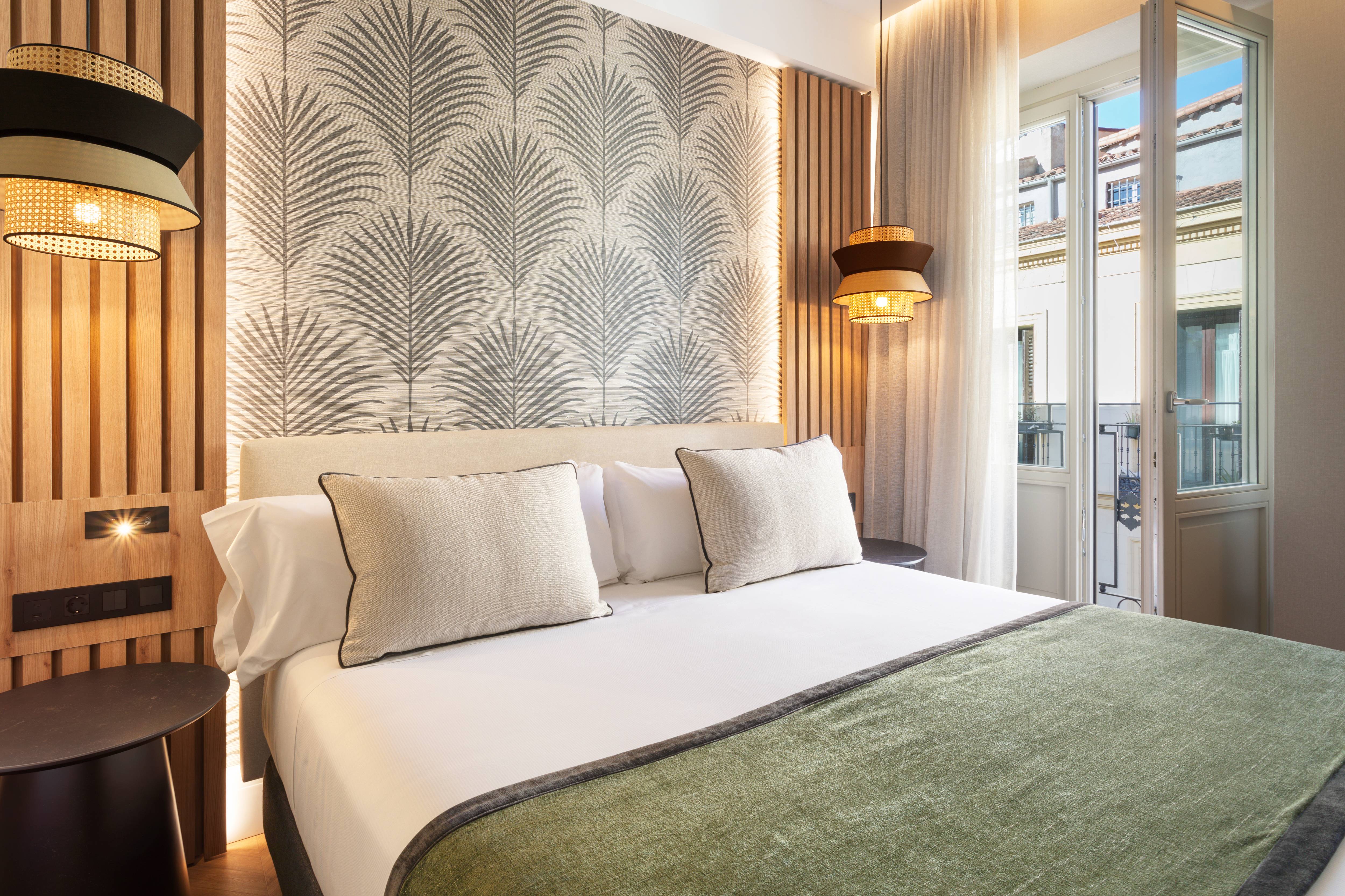 Double Single Deluxe Premium