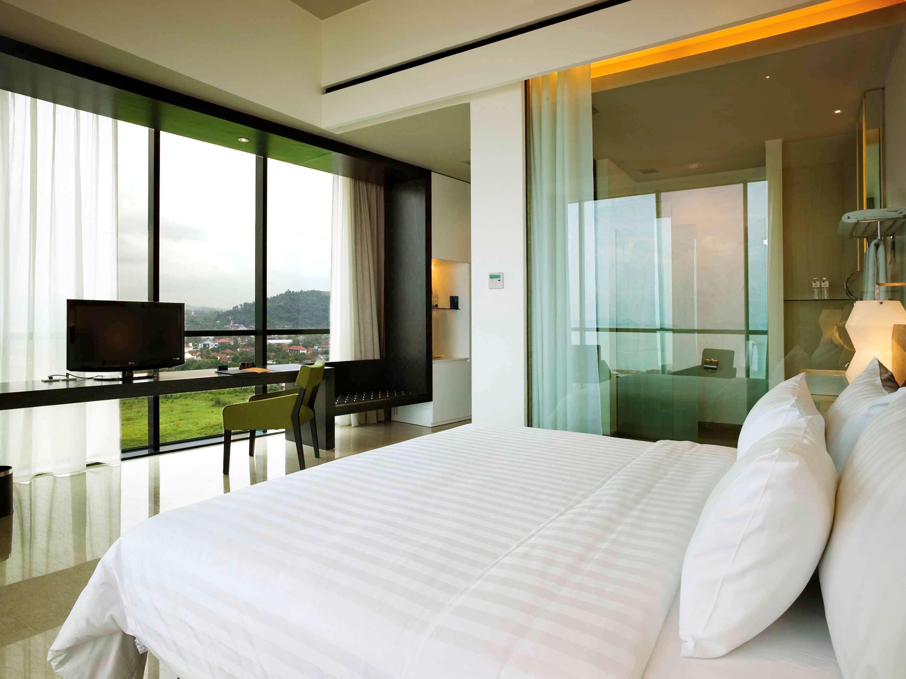 Double Superior Ocean View