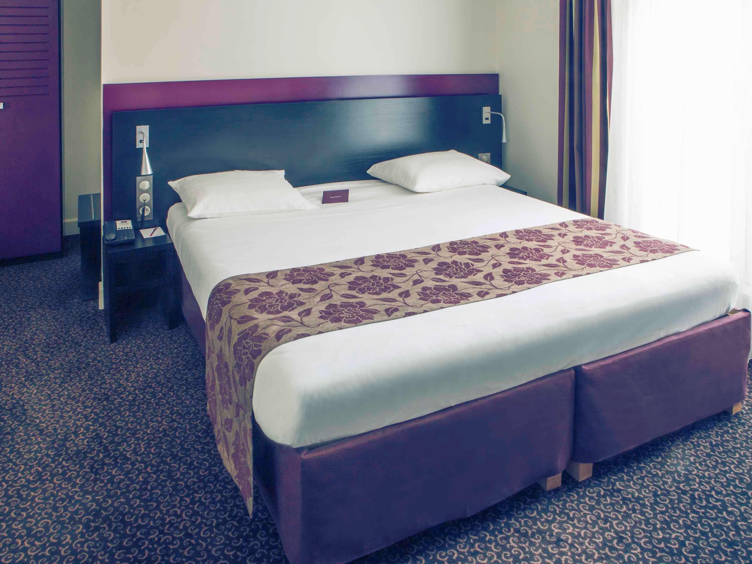 Double Classic Double Bed