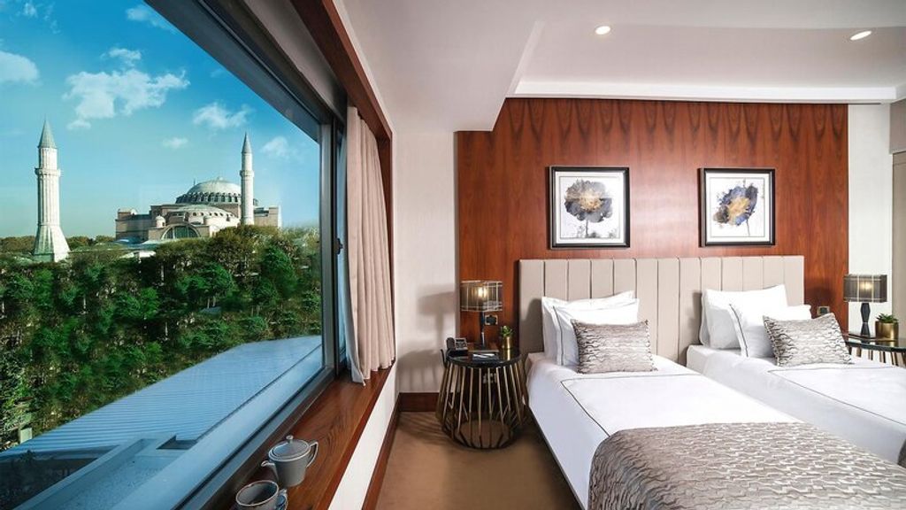 Single Superior City View