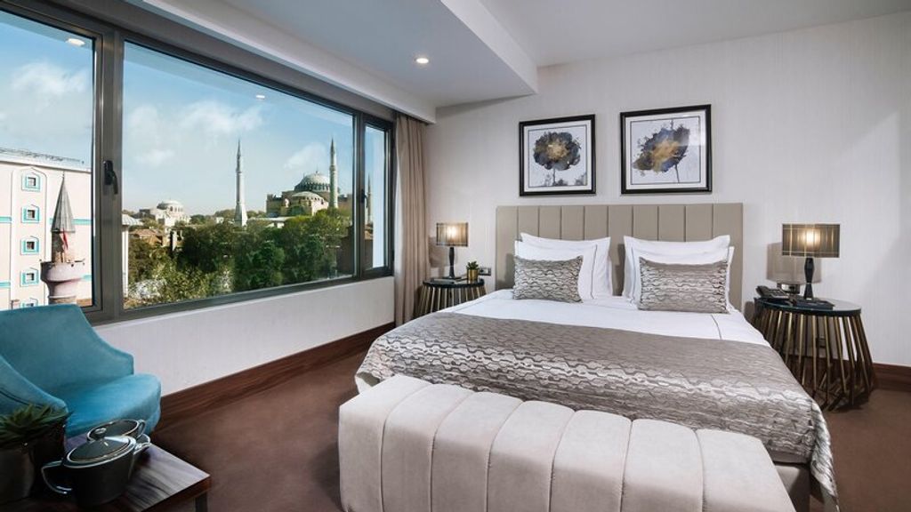 Single Superior City View