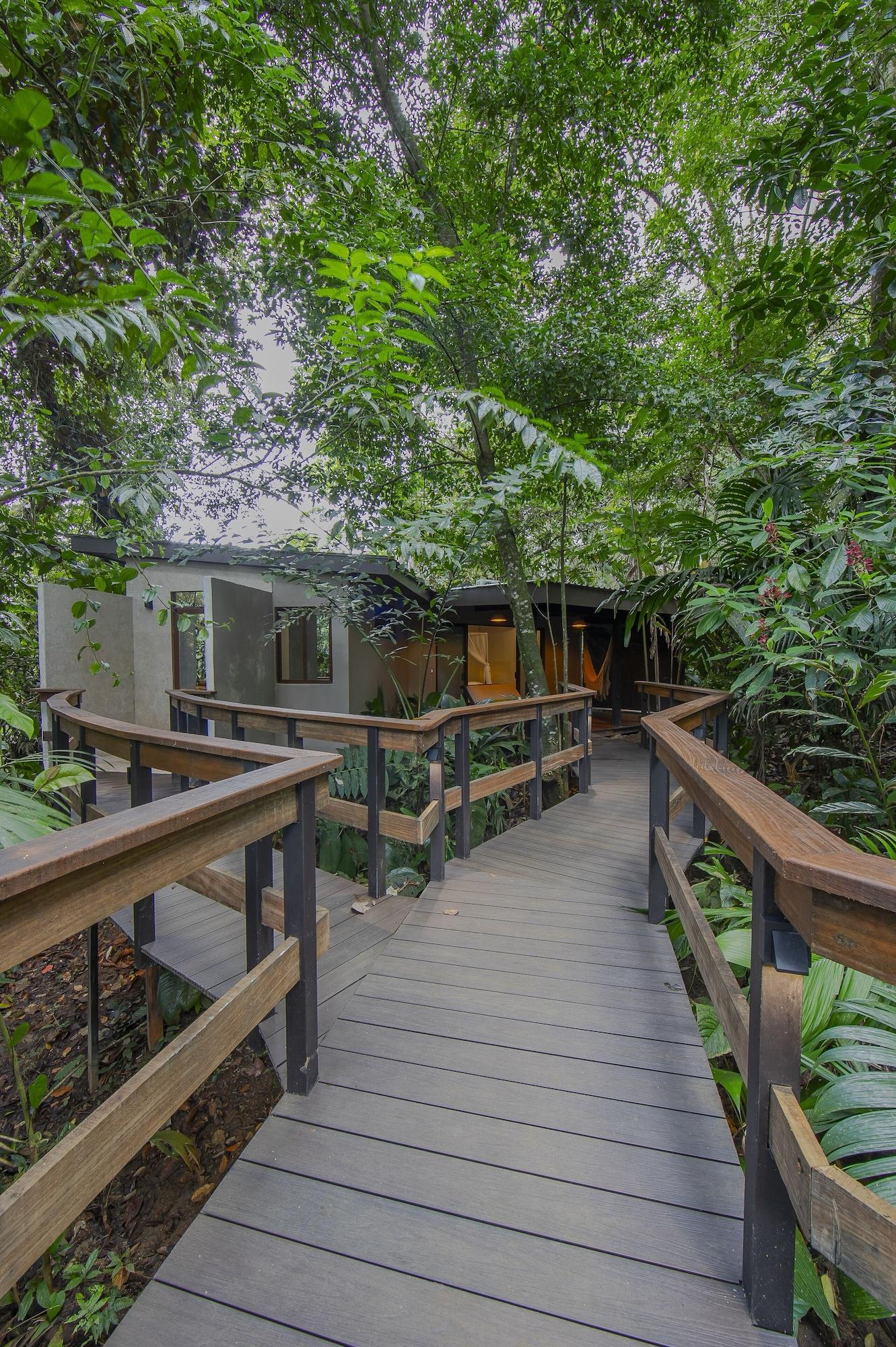 Bungalow King Size Bed