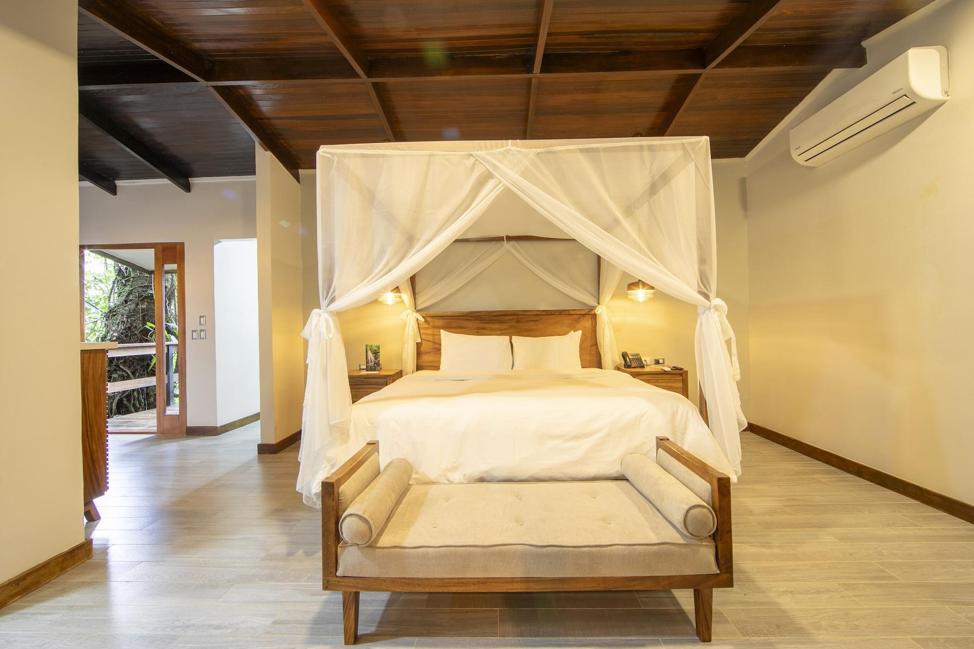 Bungalow King Size Bed