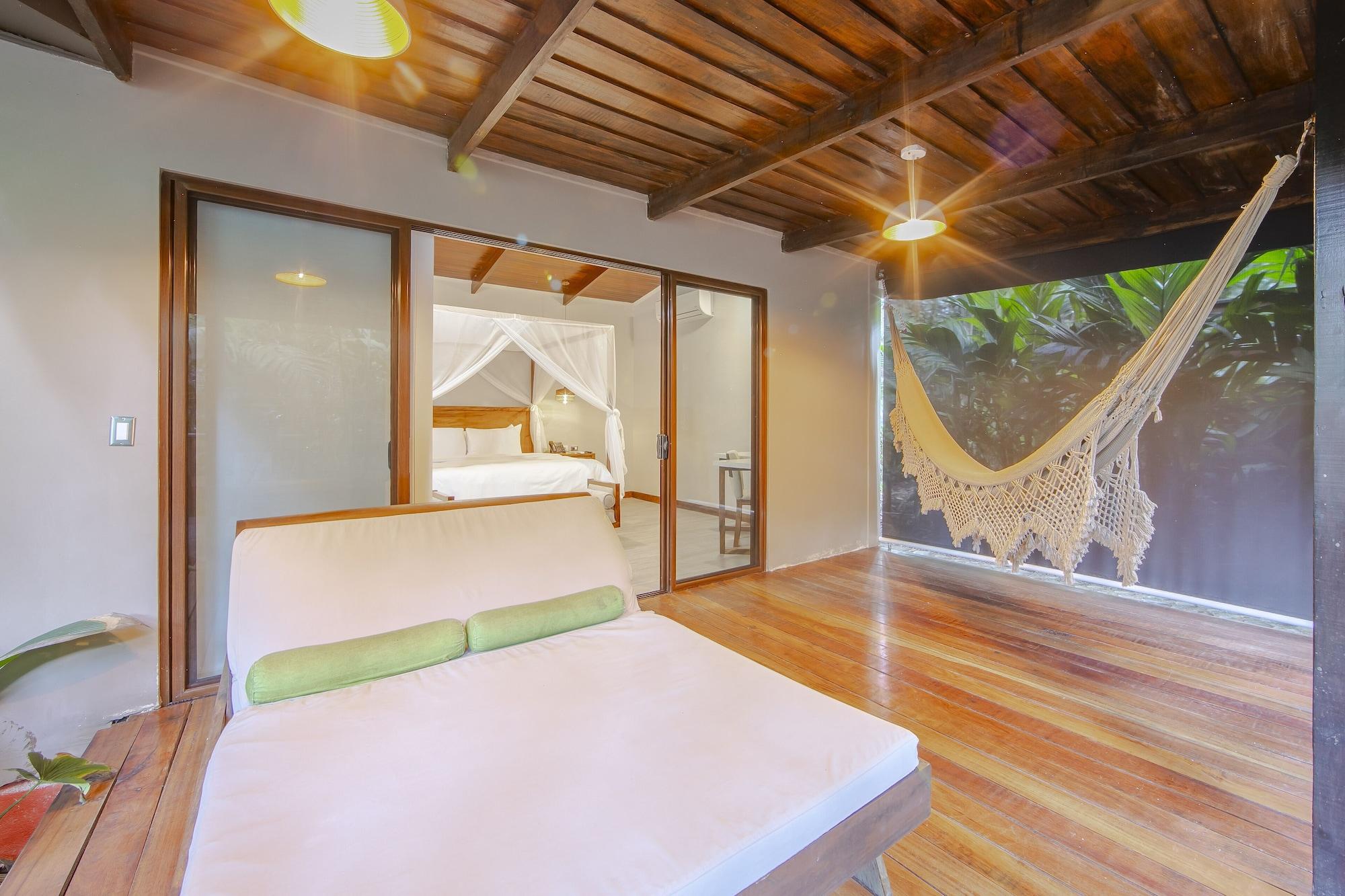 Bungalow King Size Bed