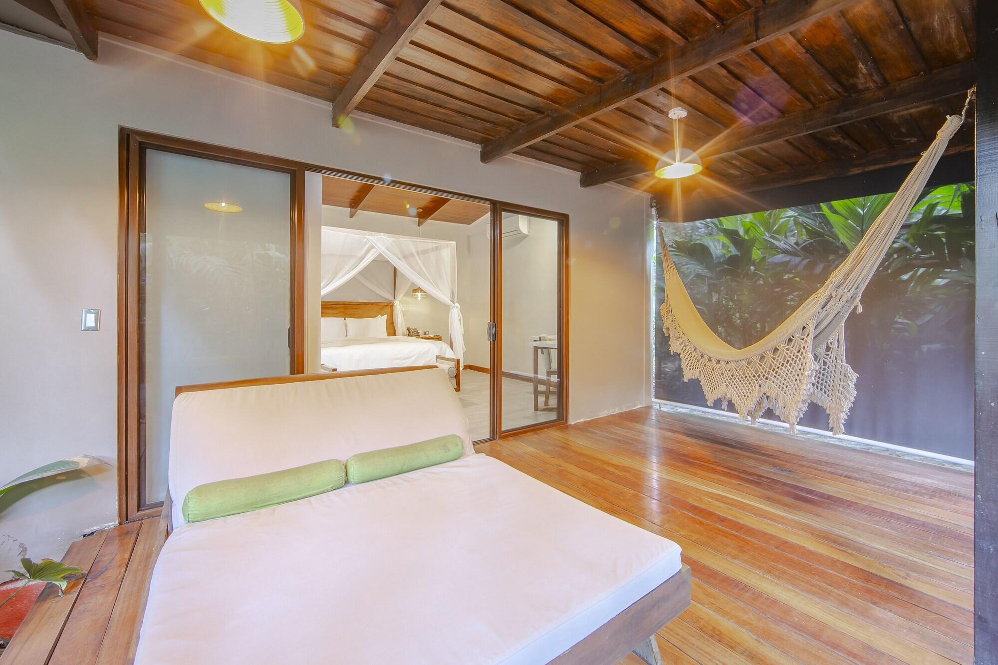 Bungalow King Size Bed