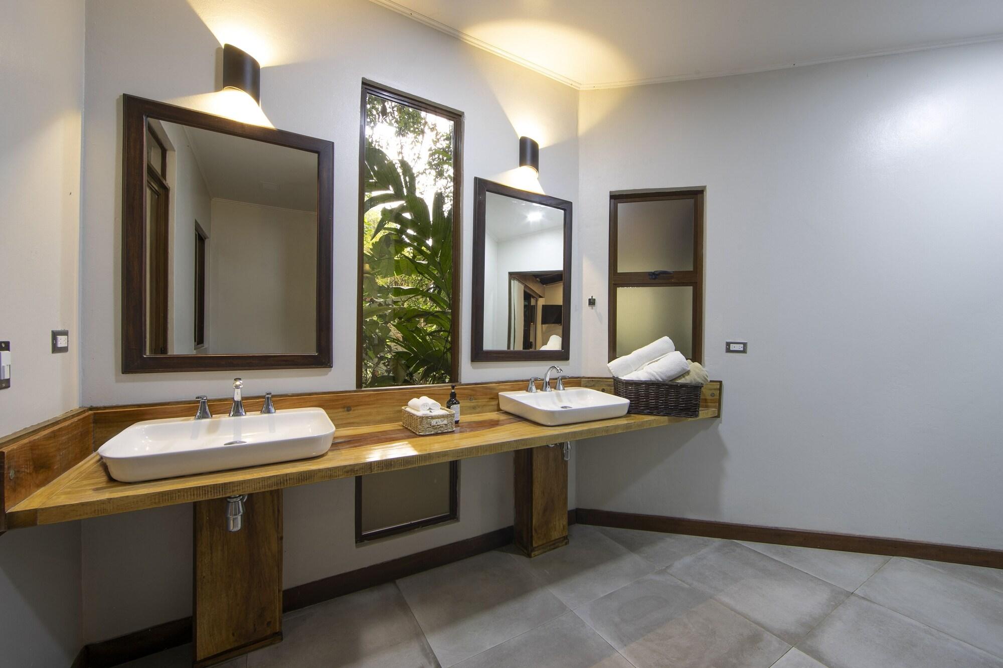 Bungalow King Size Bed