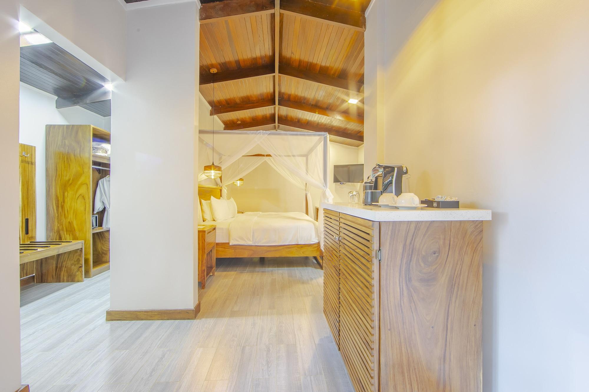 Bungalow King Size Bed