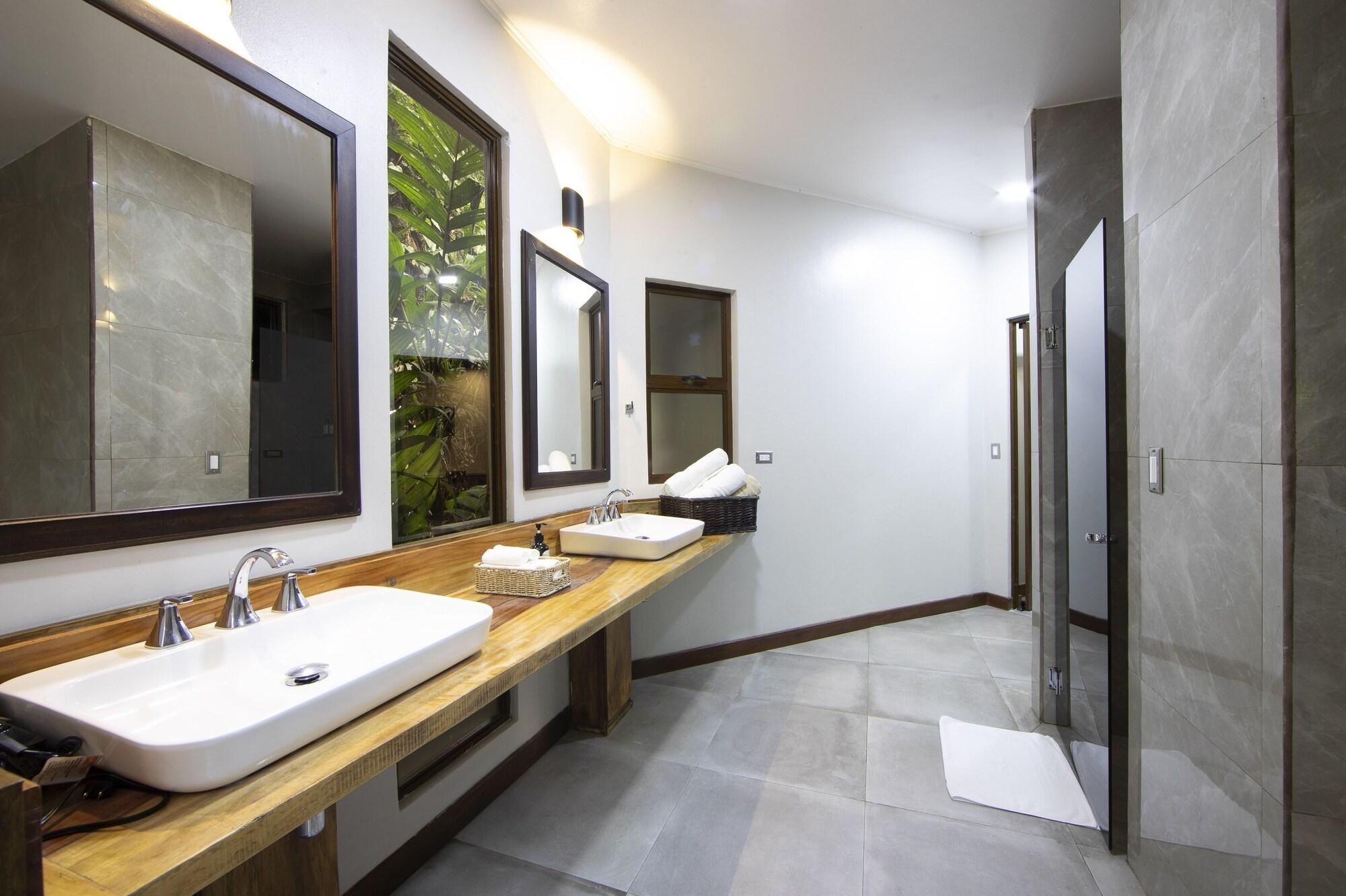 Bungalow King Size Bed