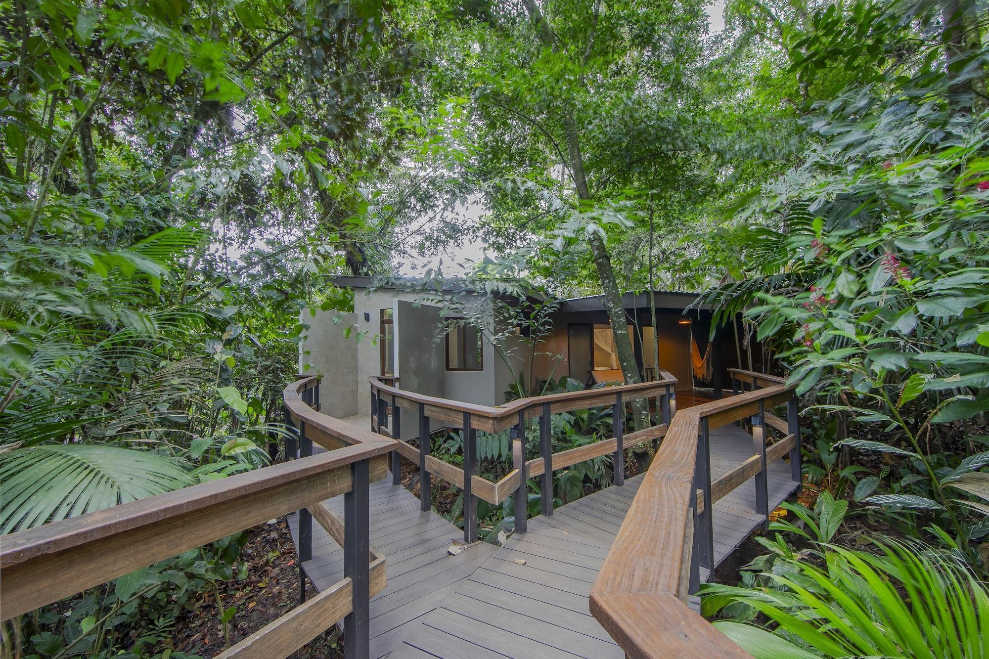 Bungalow King Size Bed