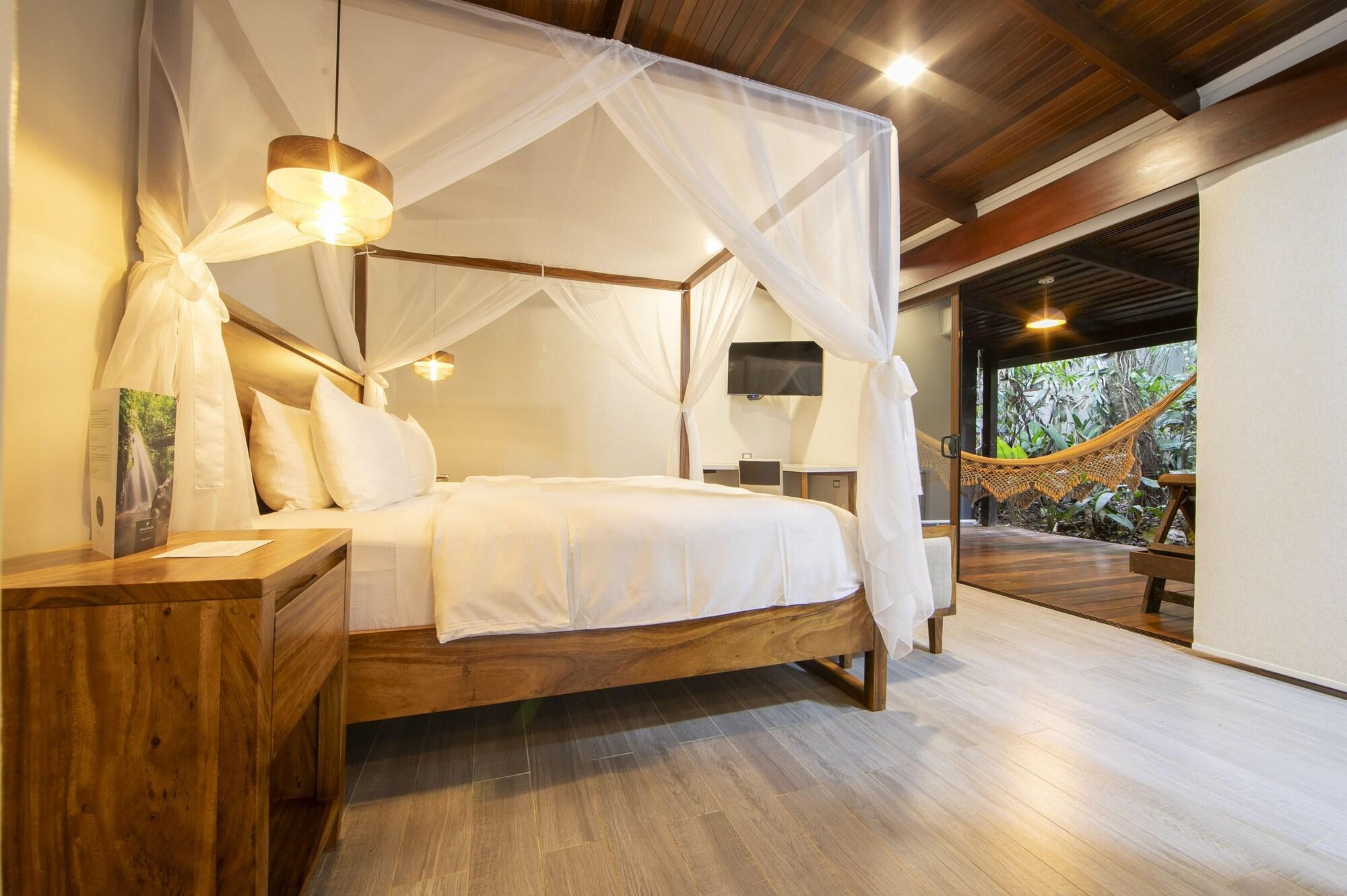 Bungalow King Size Bed