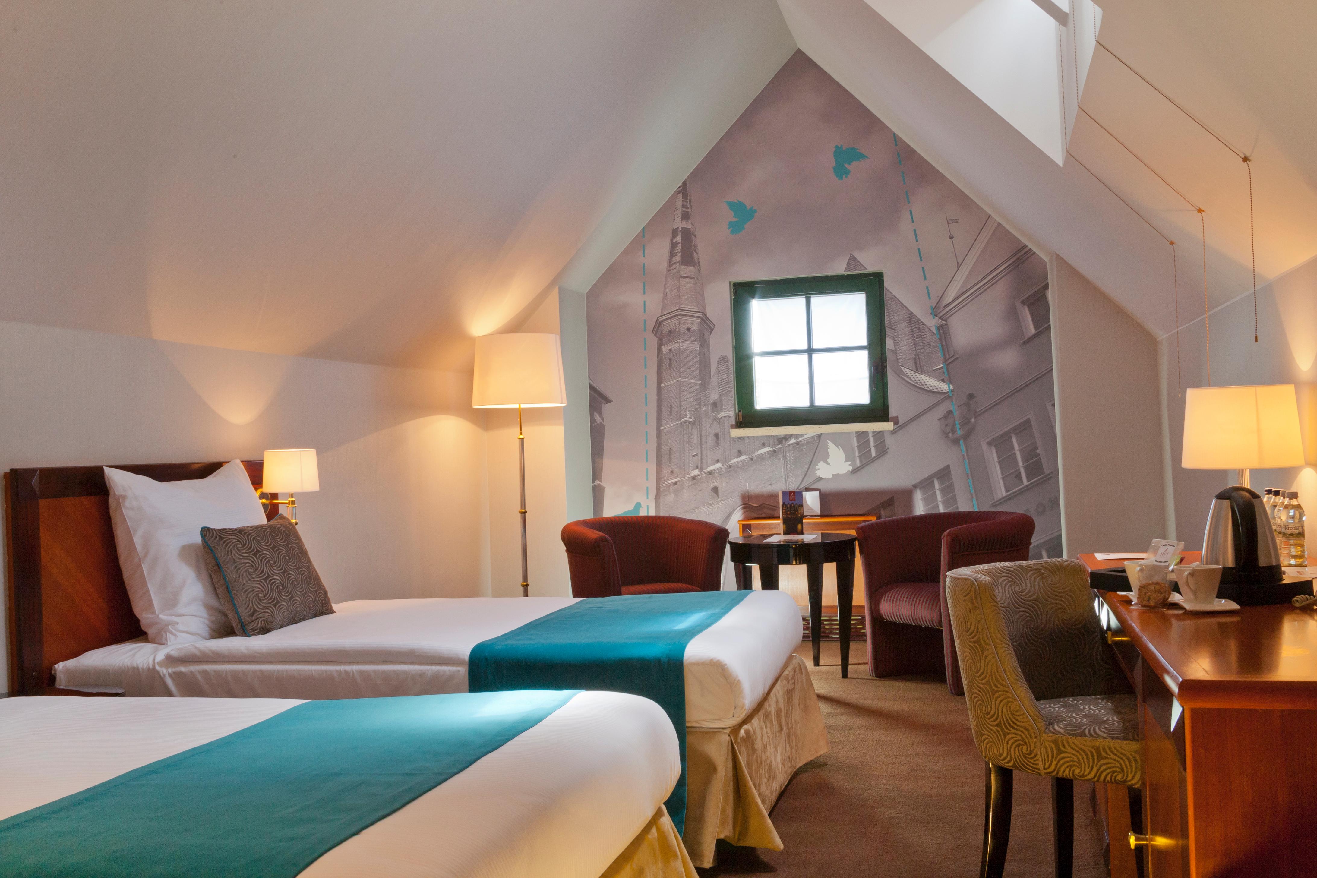 Double or Twin Standard