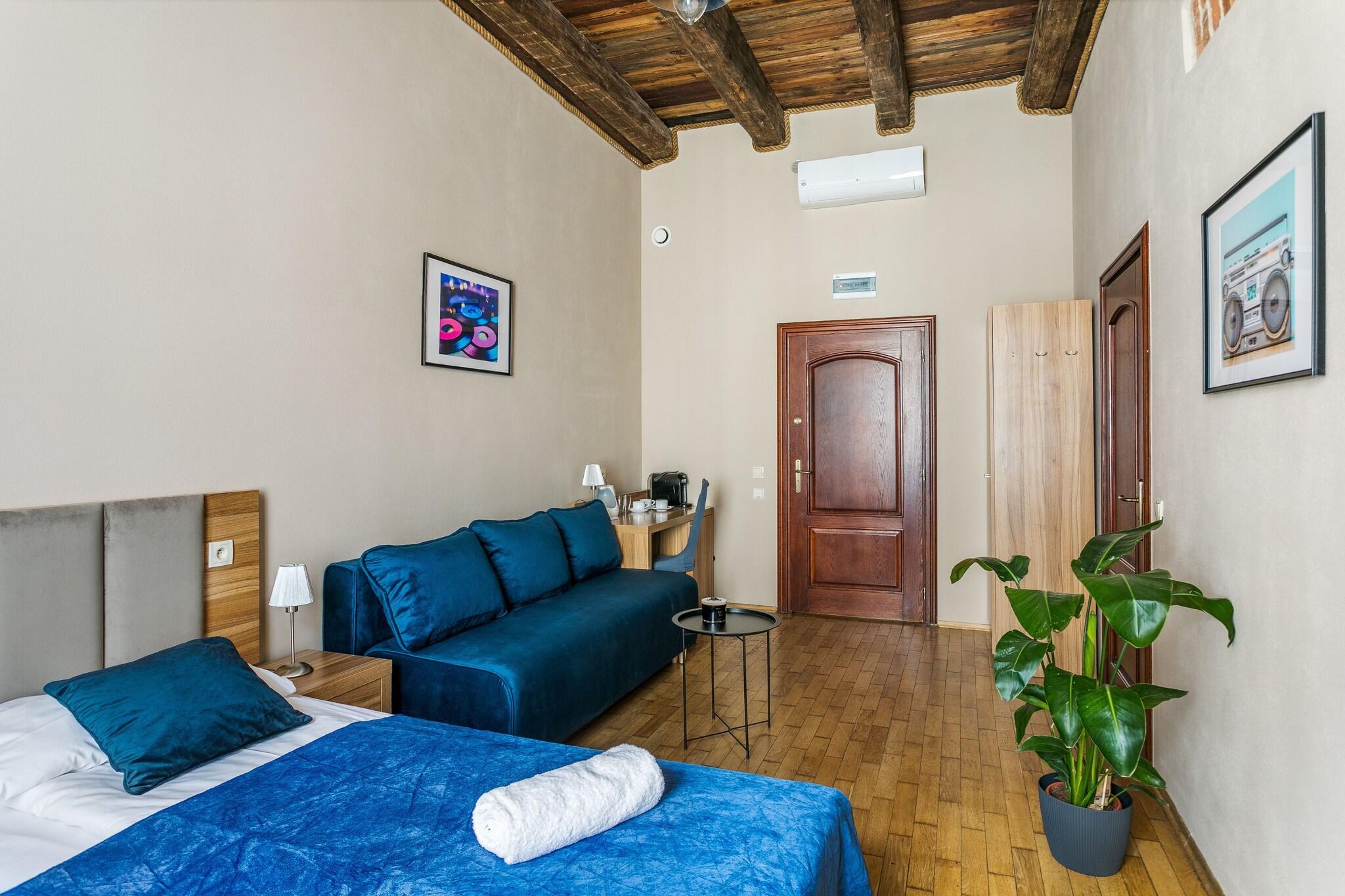 Quadruple Deluxe Queen Bed