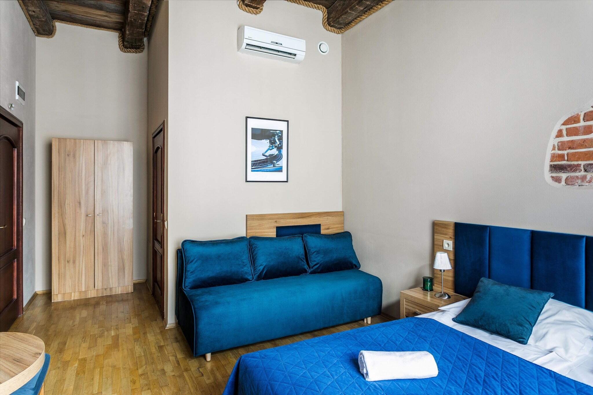 Quadruple Deluxe Queen Bed