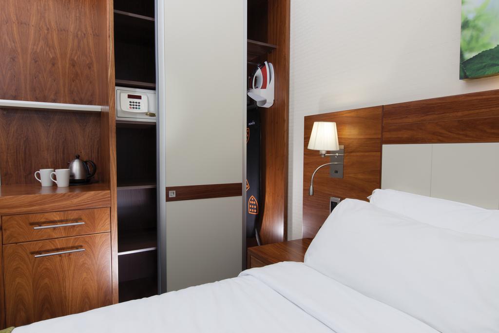 Double or Twin Standard