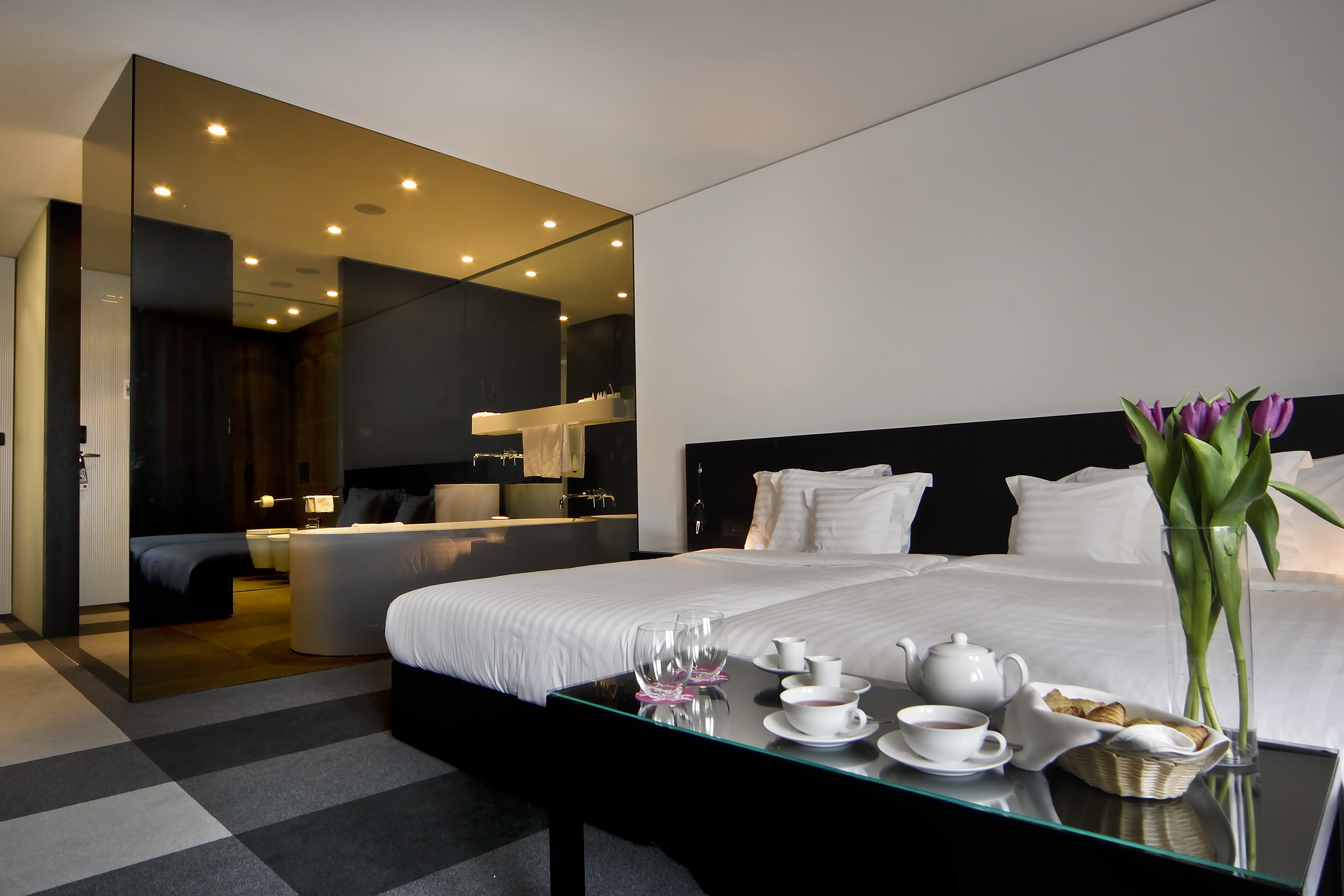 Double Single Executive