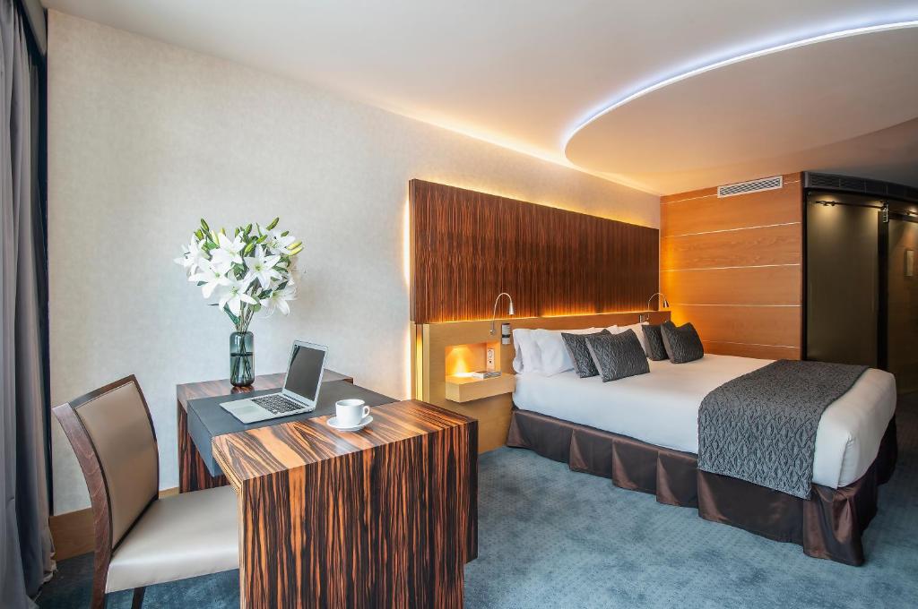 Double or Twin Standard