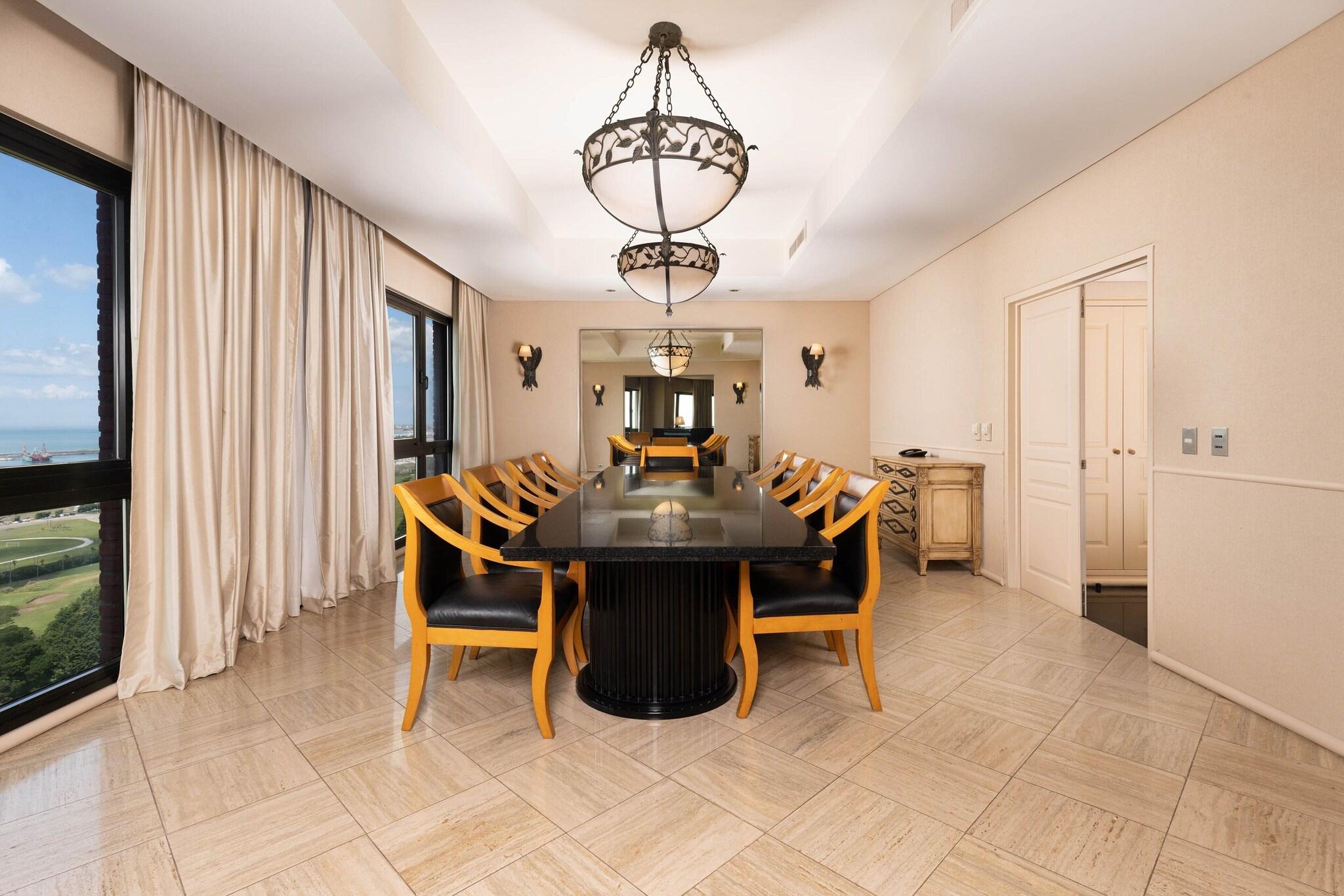 Suite Presidential with Views