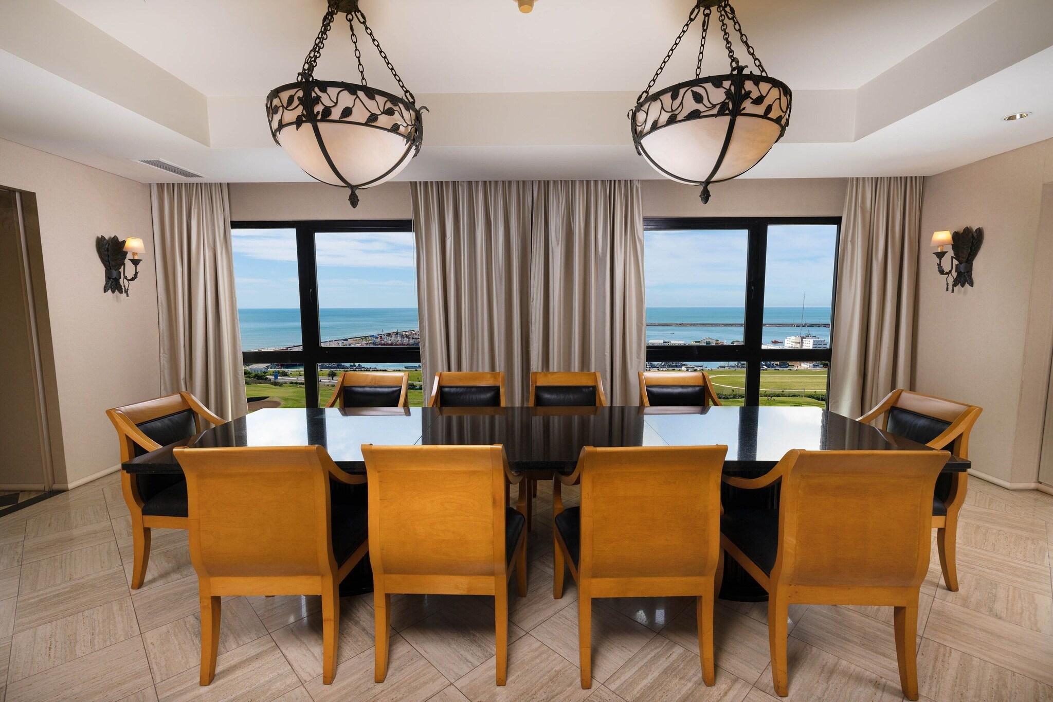 Suite Presidential with Views