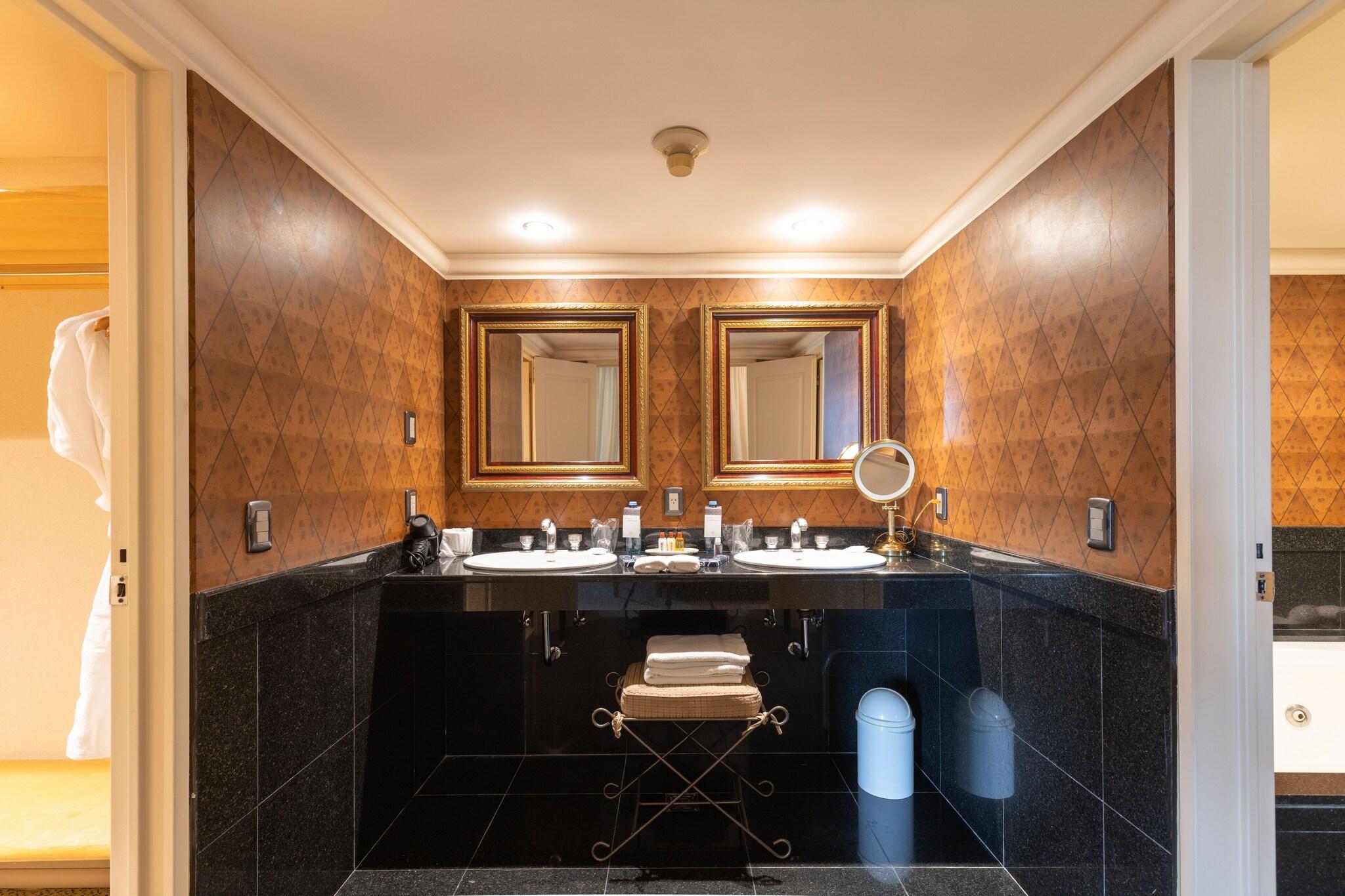 Suite Presidential with Views