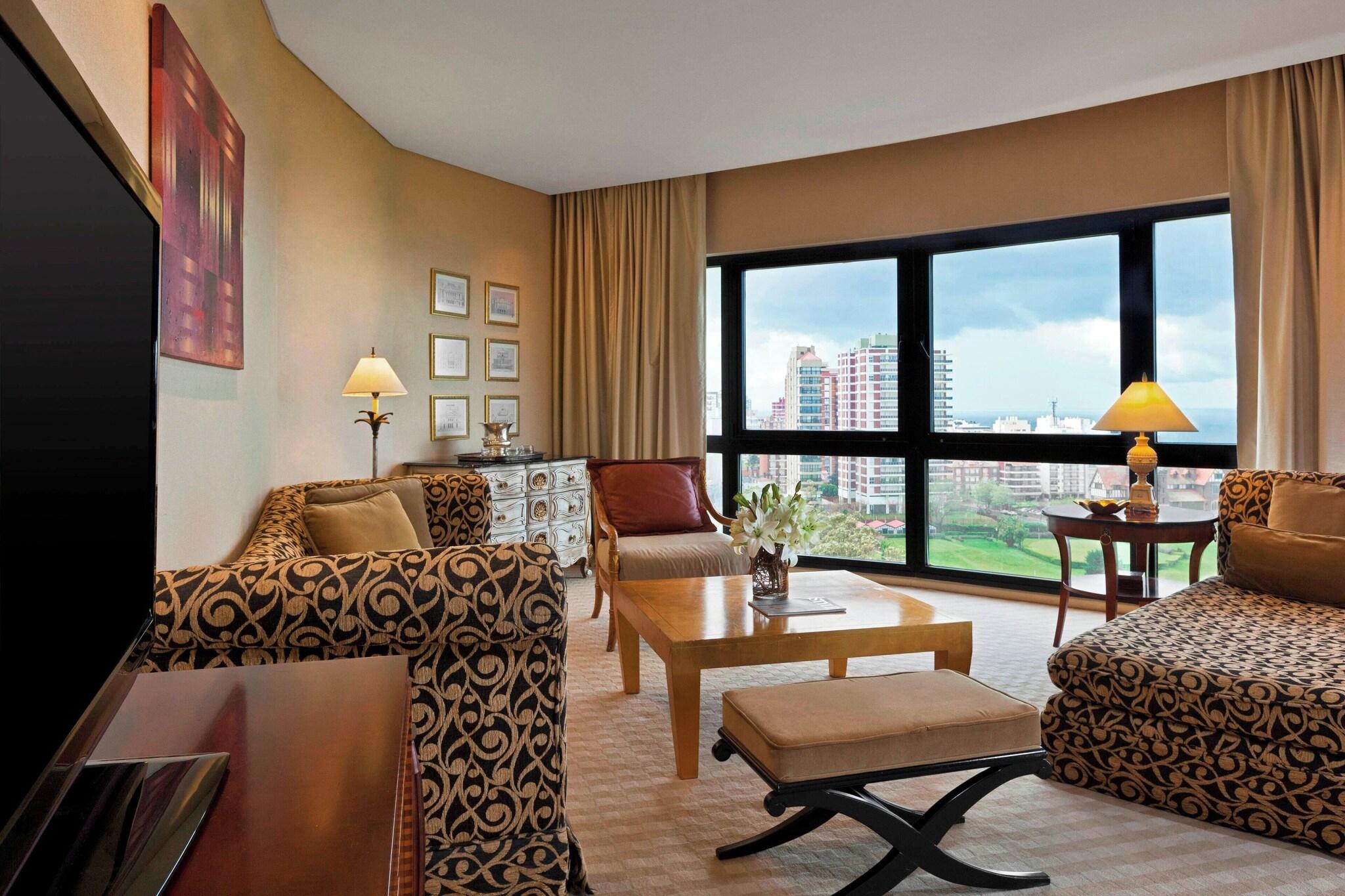 Suite Presidential with Views