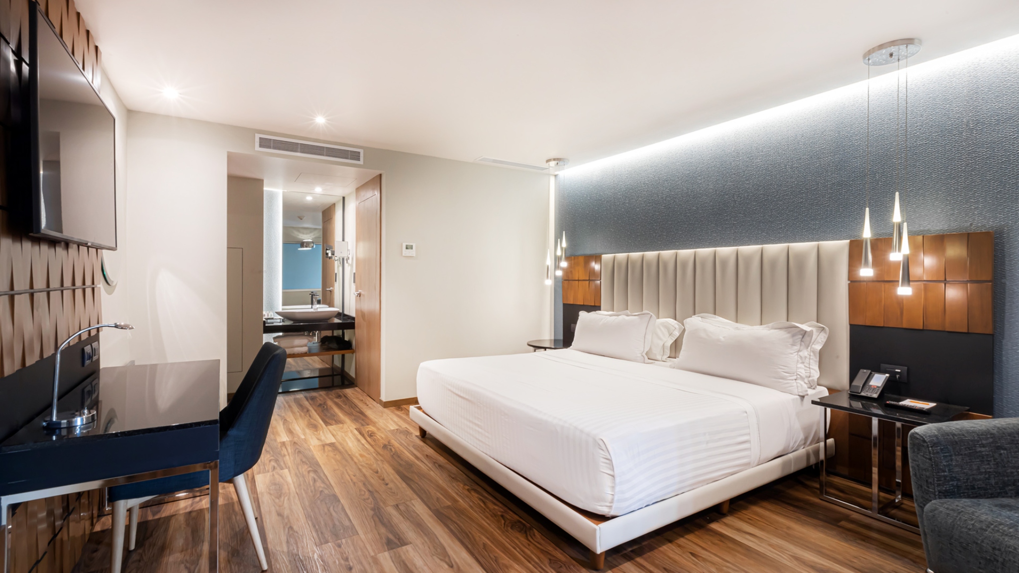 Double or Twin Executive King Bed