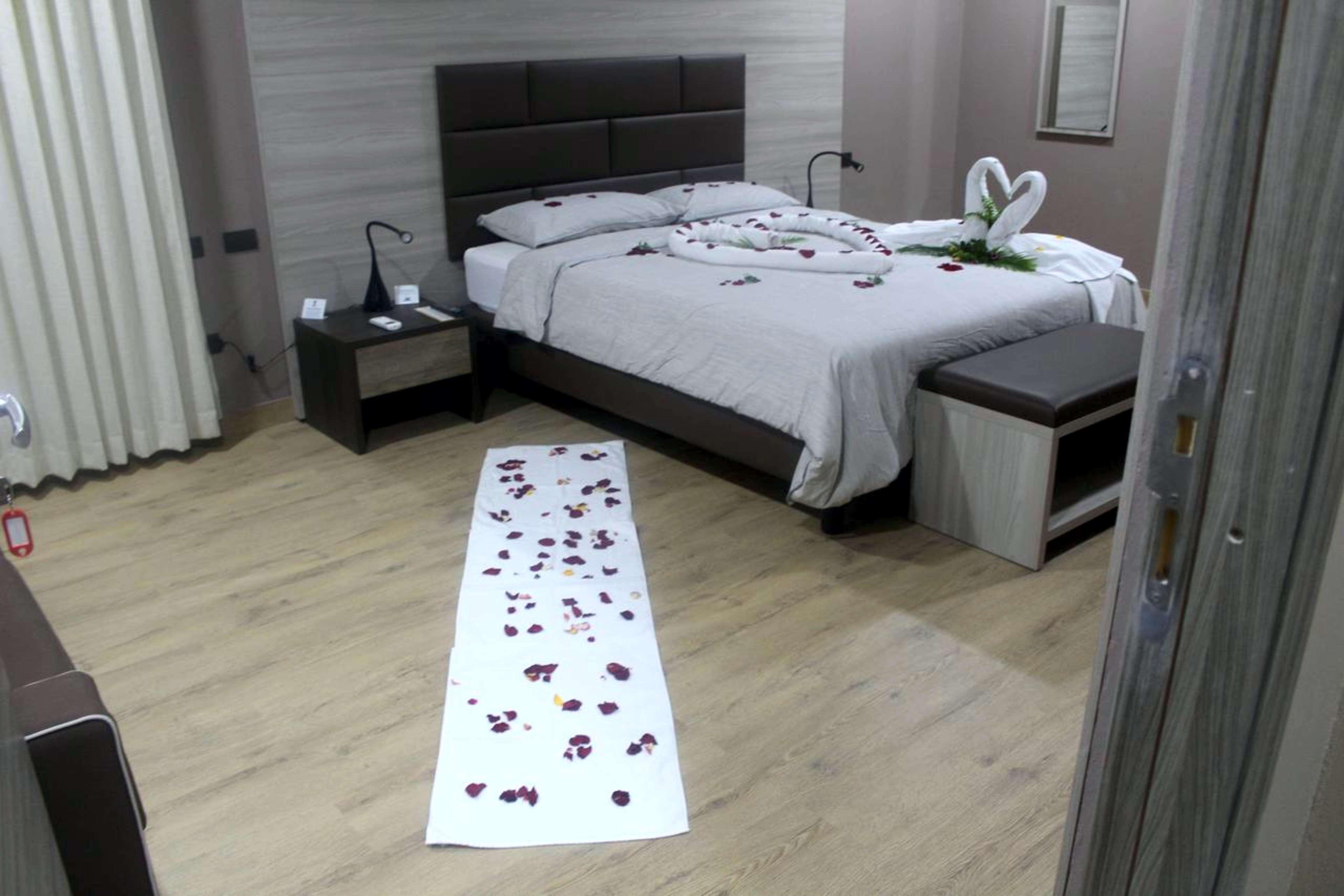 Double King Bed Non Smoking